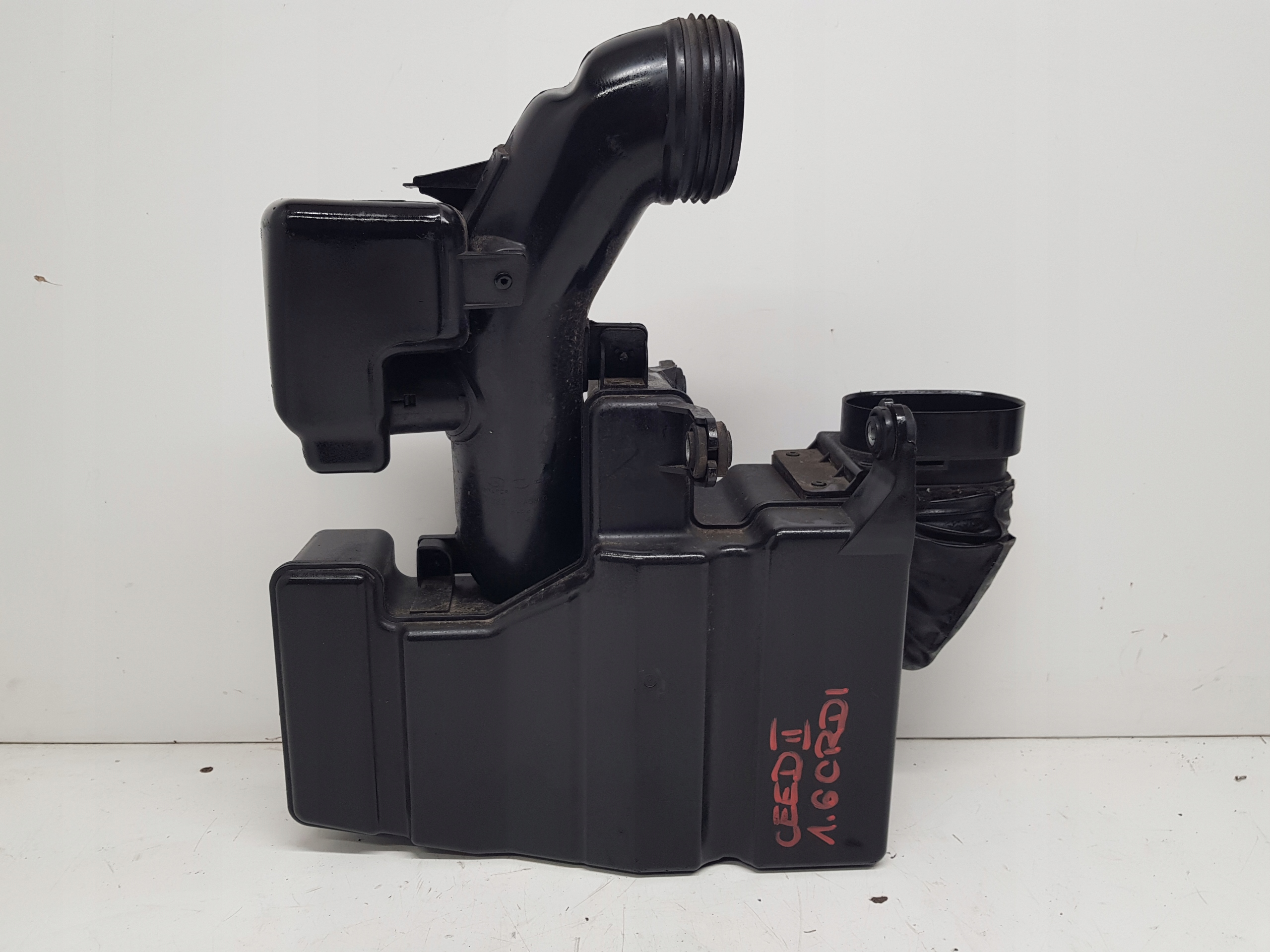 28220-A5800 - Kia CEED II I30 II повітряний резонатор CRDI 2012-