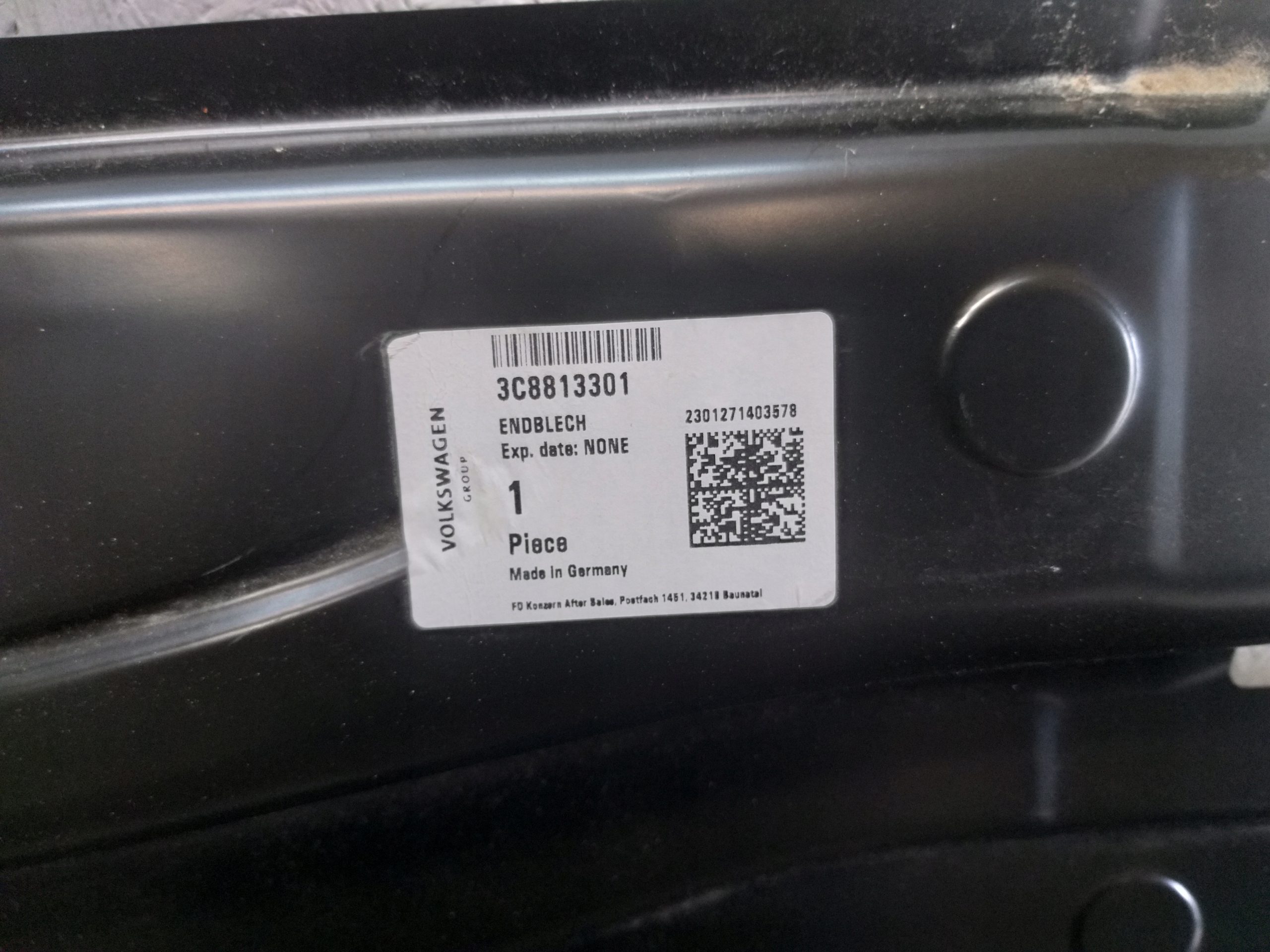 PAS TYŁ VW PASSAT CC Numer katalogowy części 3C8813301