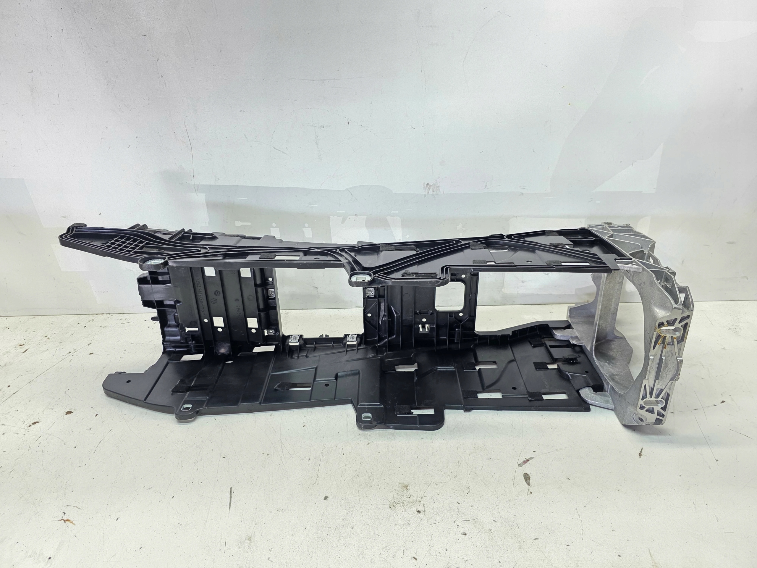 Support Porte TUNELU SRODKOWEGO AUDI Q7 4M 4M0863243B