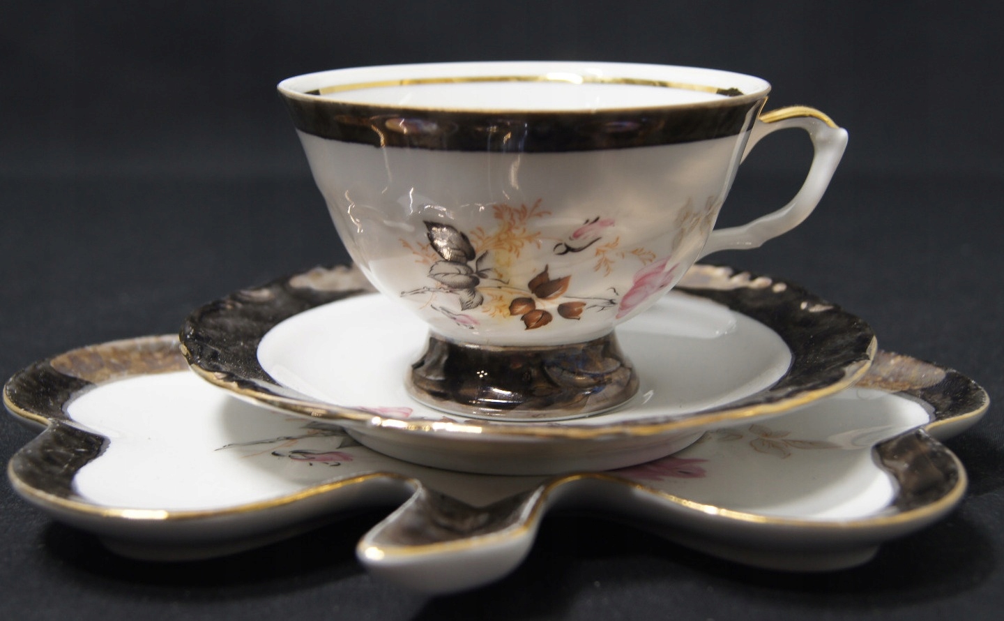 Porcelanowa filiżanka koniczyna