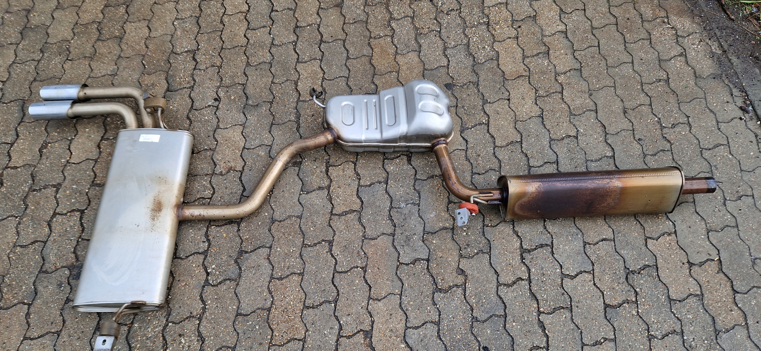 Глушитель выхлопной трубы AUDI A3 12-19 R как новый 5Q6253611BN