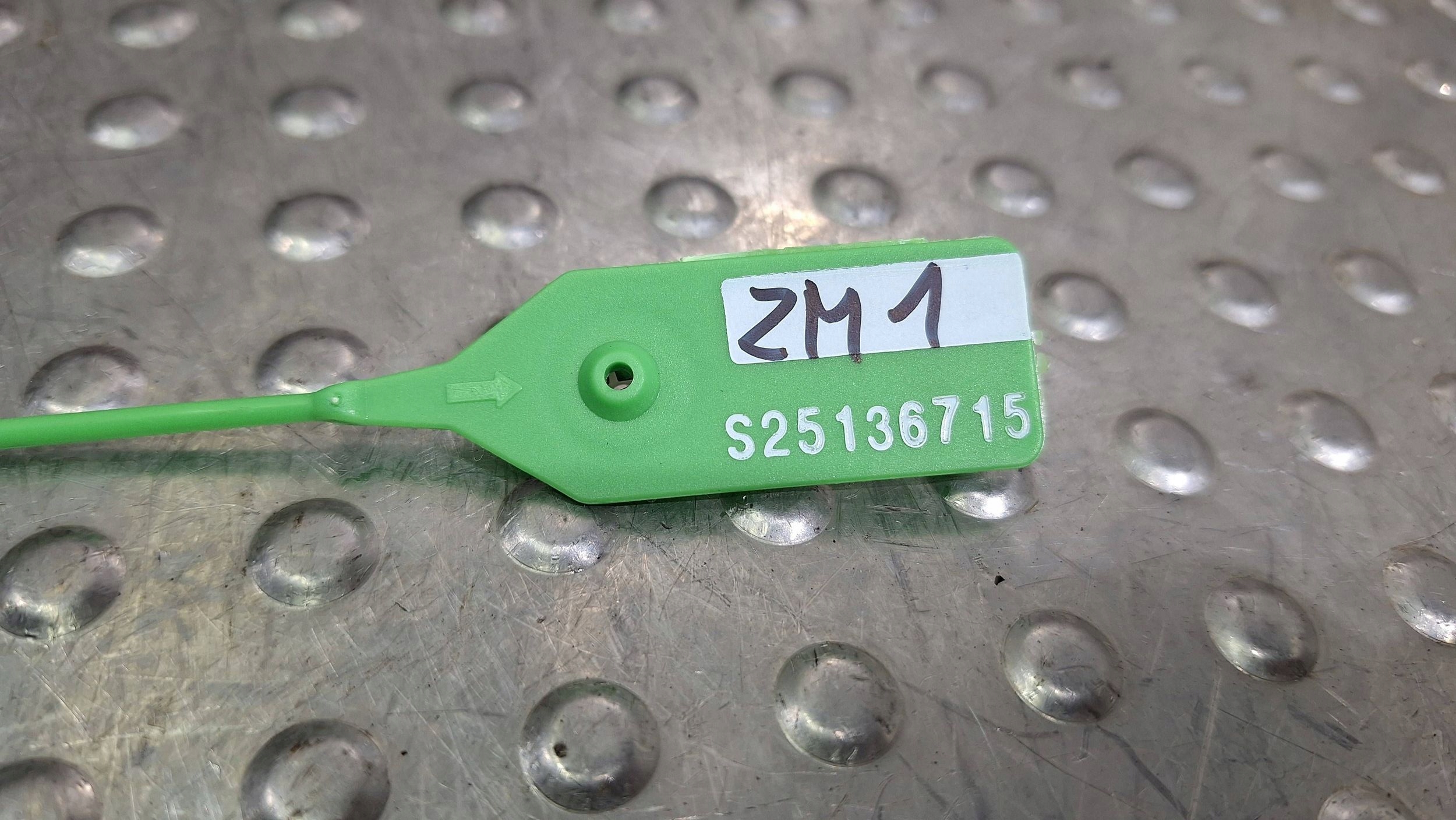 lock door right front A9067201735 MERCEDES SPRINTER W906 CRAFTER 06