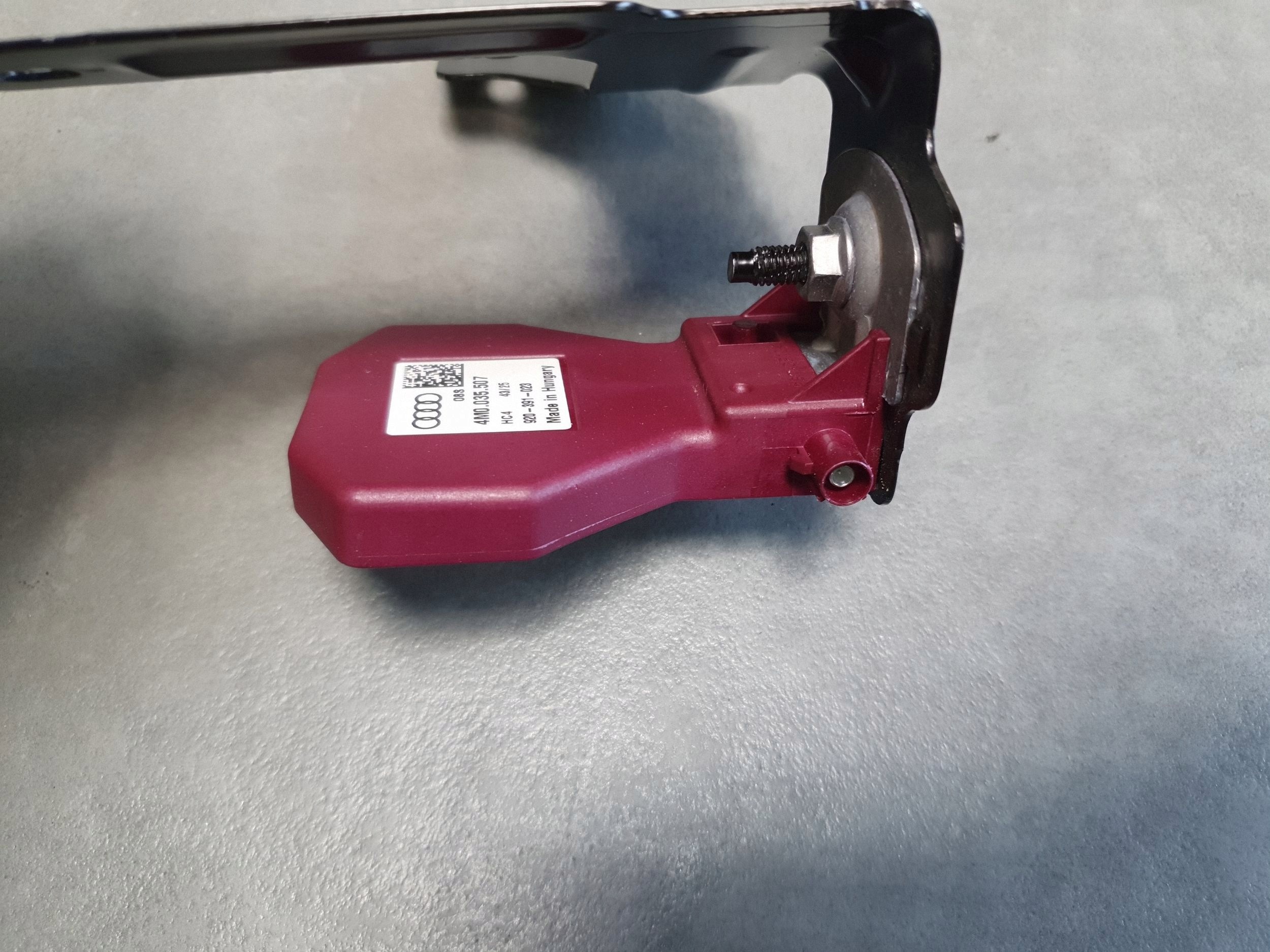 Audi A3 8Y aerial lte amplifier 4M0035507
