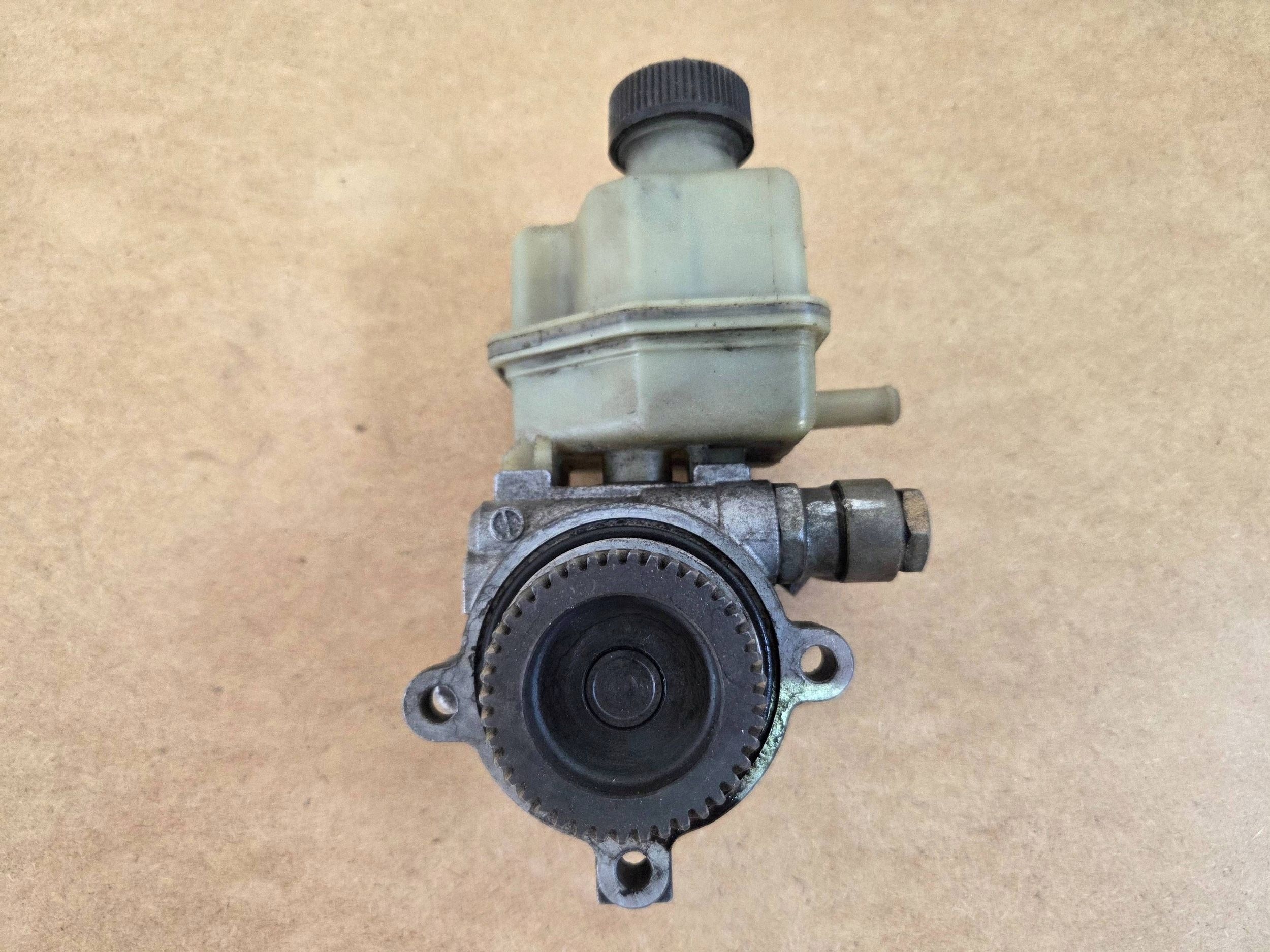 Mazda 6 GG/GY 2,0D 2002-2007 servo pump GJ6F (3)
