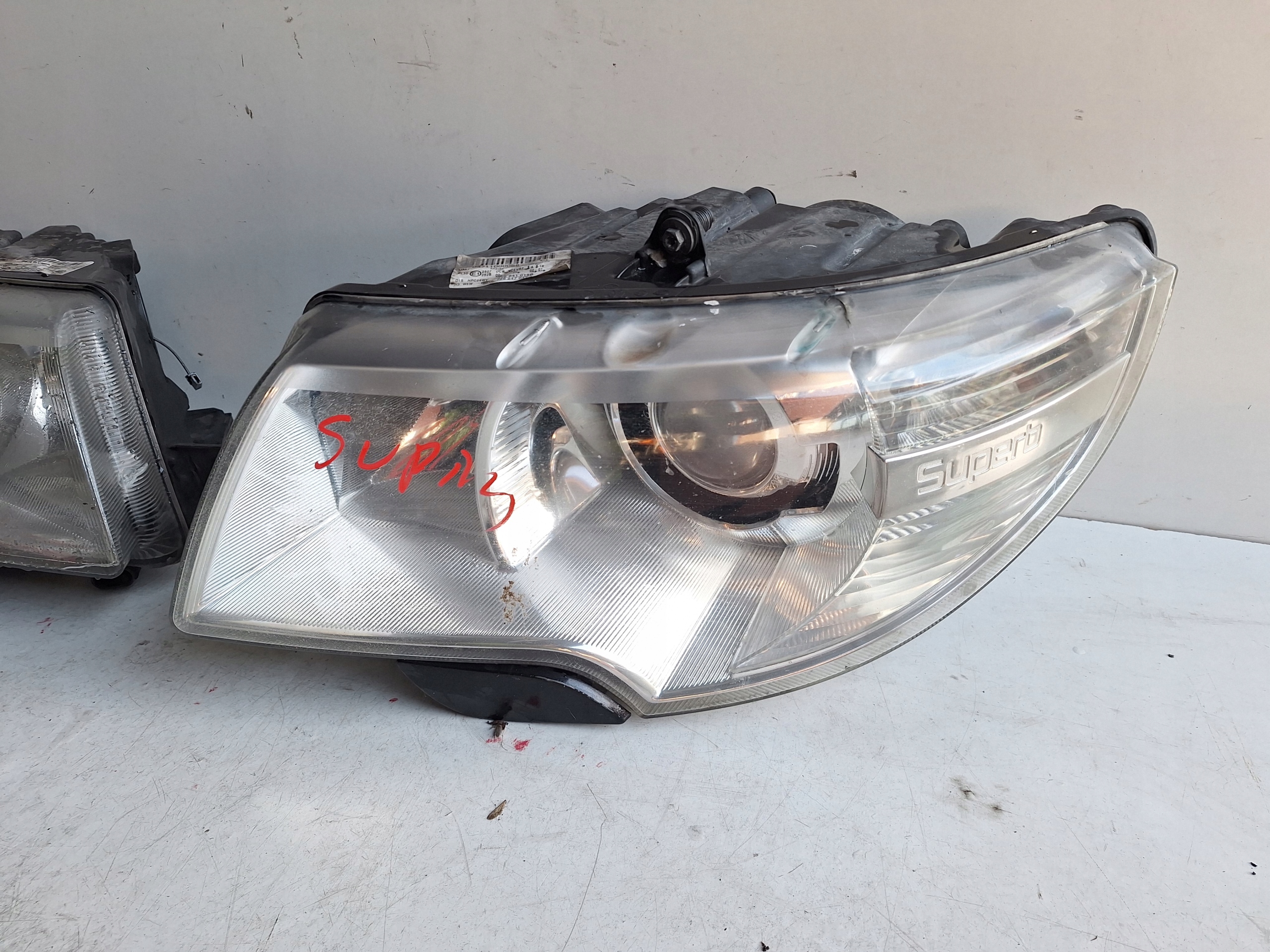SKODA SUPERB II 3T0 08-13 light left XENON UK