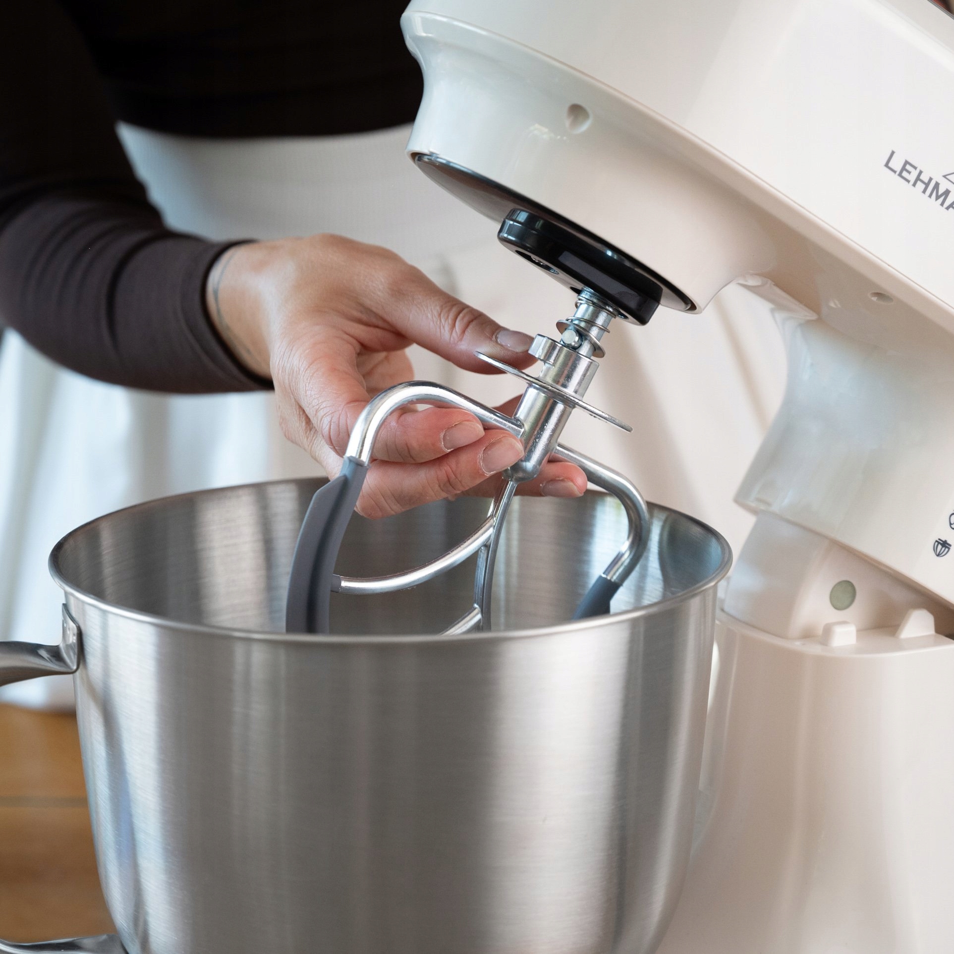 ROBOT PLANETARNY KUCHENNY MIKSER GRZANA MISA WAGA WYŚWIETLACZ FERMENTACJA Moc nominalna 1500 W