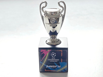 Replika miniatury trofeje Liga mistrů Finále 2026