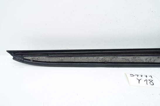 AUDI A6 C8 kombi 2018- 4K9854871 moulding bonnet boot left