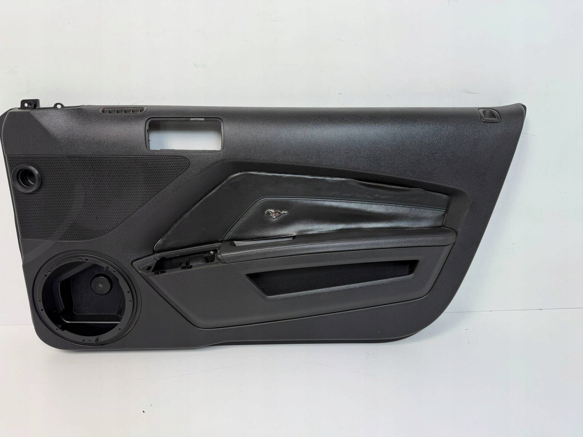 Ford Mustang V 2010 side left front