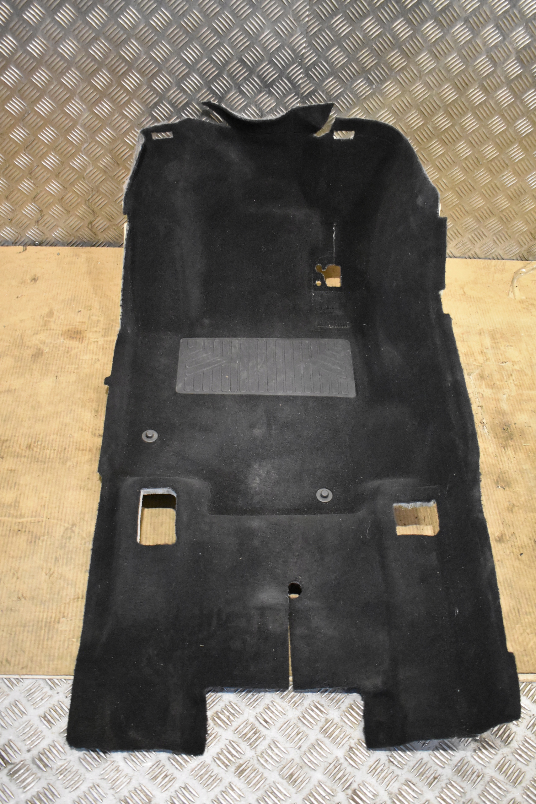 perfect condition carpet front left MERCEDES W167 COUPE 1