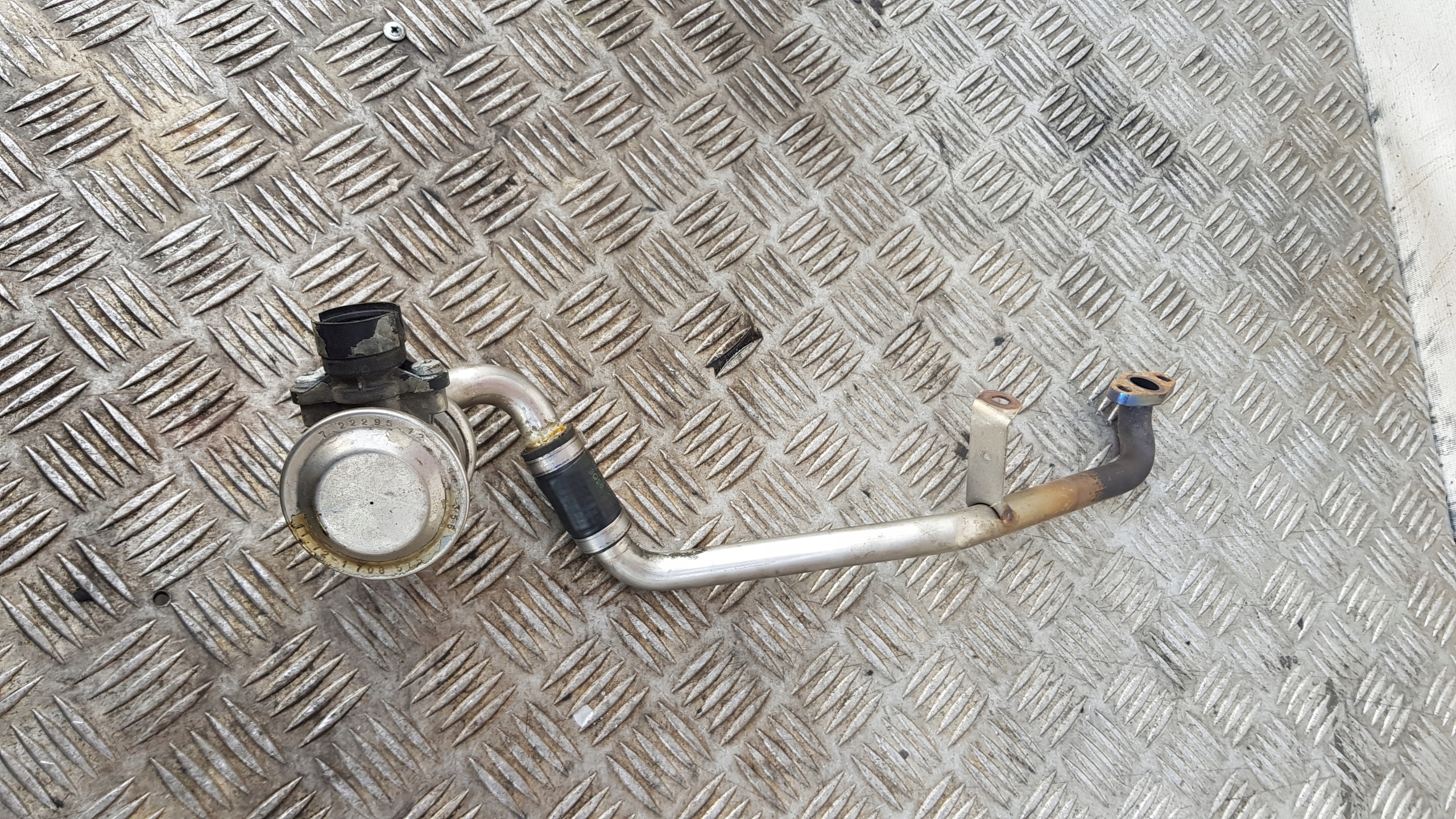 BMW E46 1.9 EGR valve wiring pipe 7.22295.12