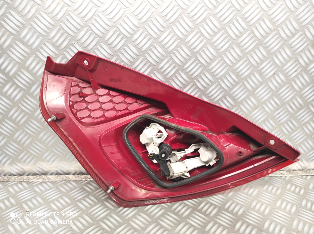 фонарь правый FORD Fiesta MK7 перед рестайлинг 8A6113404A