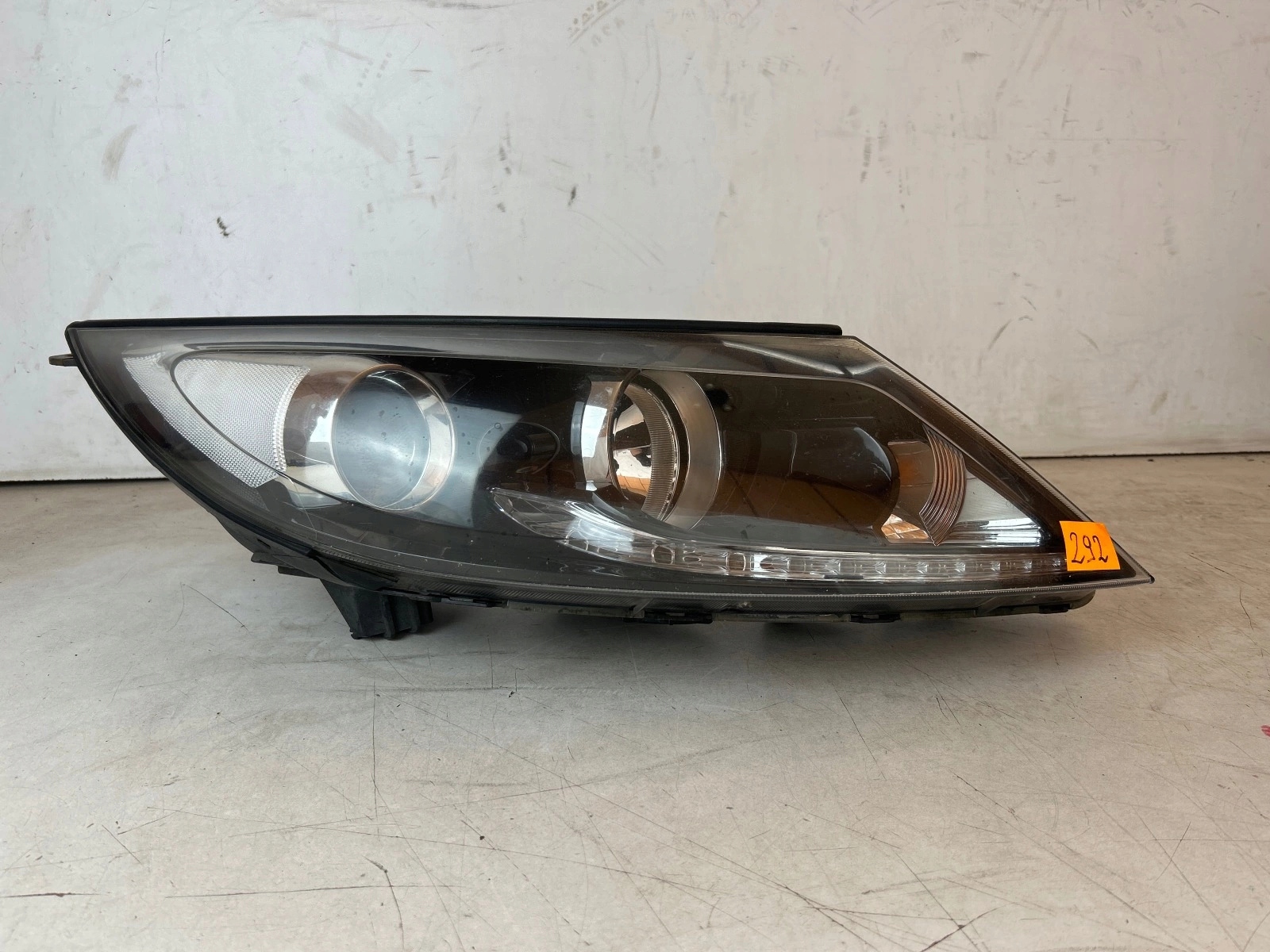 light front front right Kia Sportage III lens UK Anglik