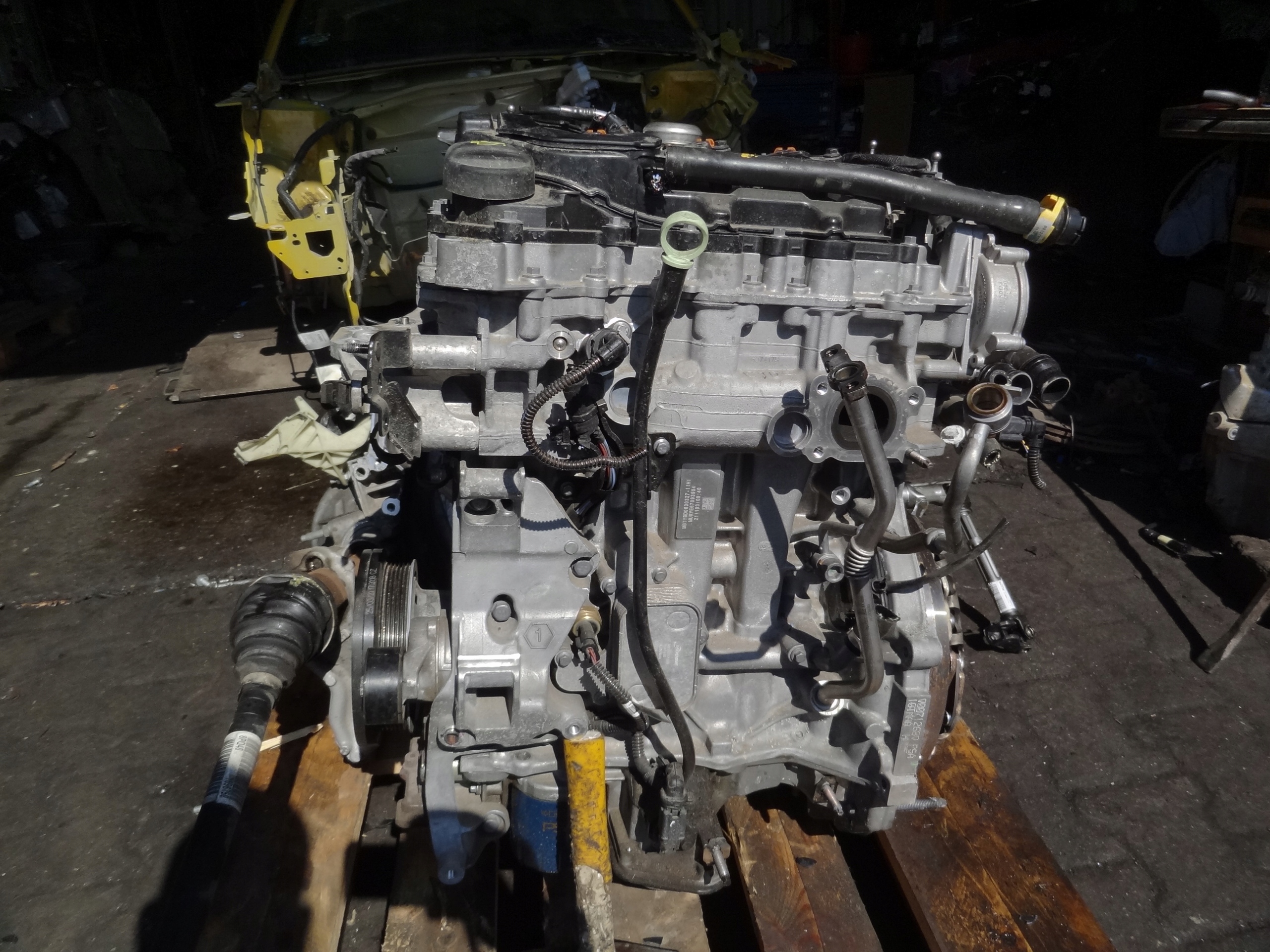 PEUGEOT 208 II 2021 1,2 THP SILNIK HN05 ORYGINAL