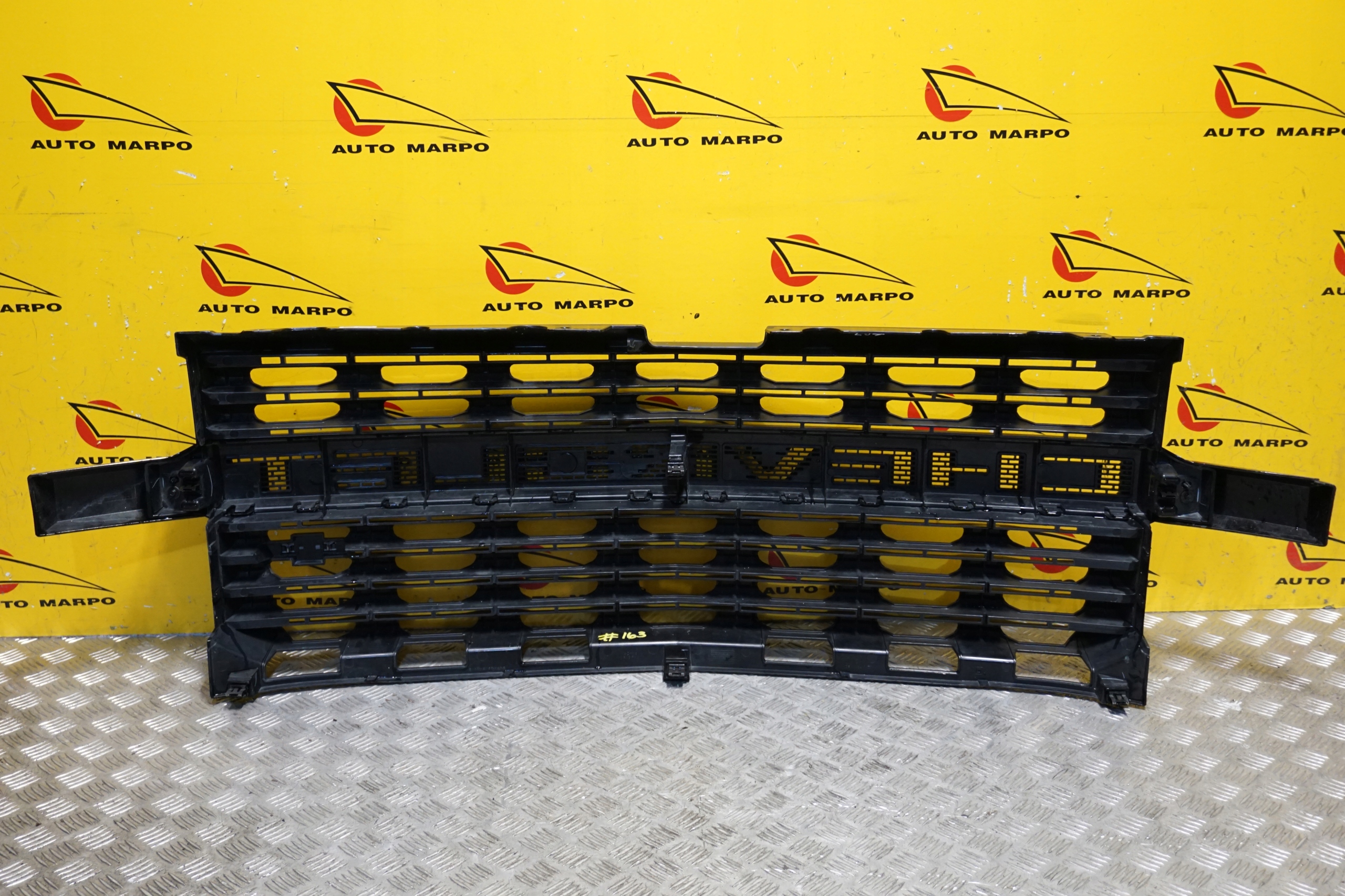 CHEVROLET SILVERADO 1500 Z71 2019 - 2021 Atrapa Przód Grill 23388715 Strona zabudowy przód