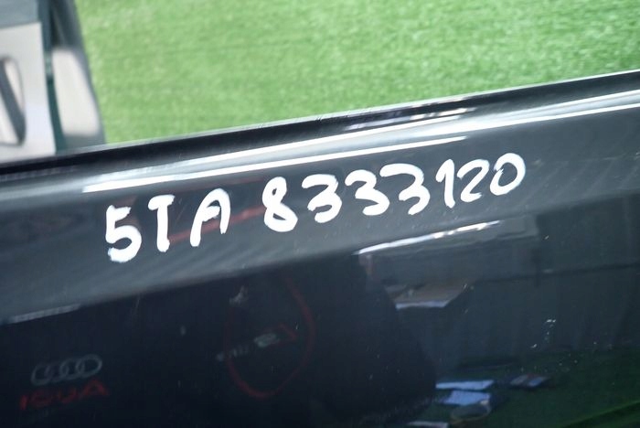 VW TOURAN15- door right rear. rear part