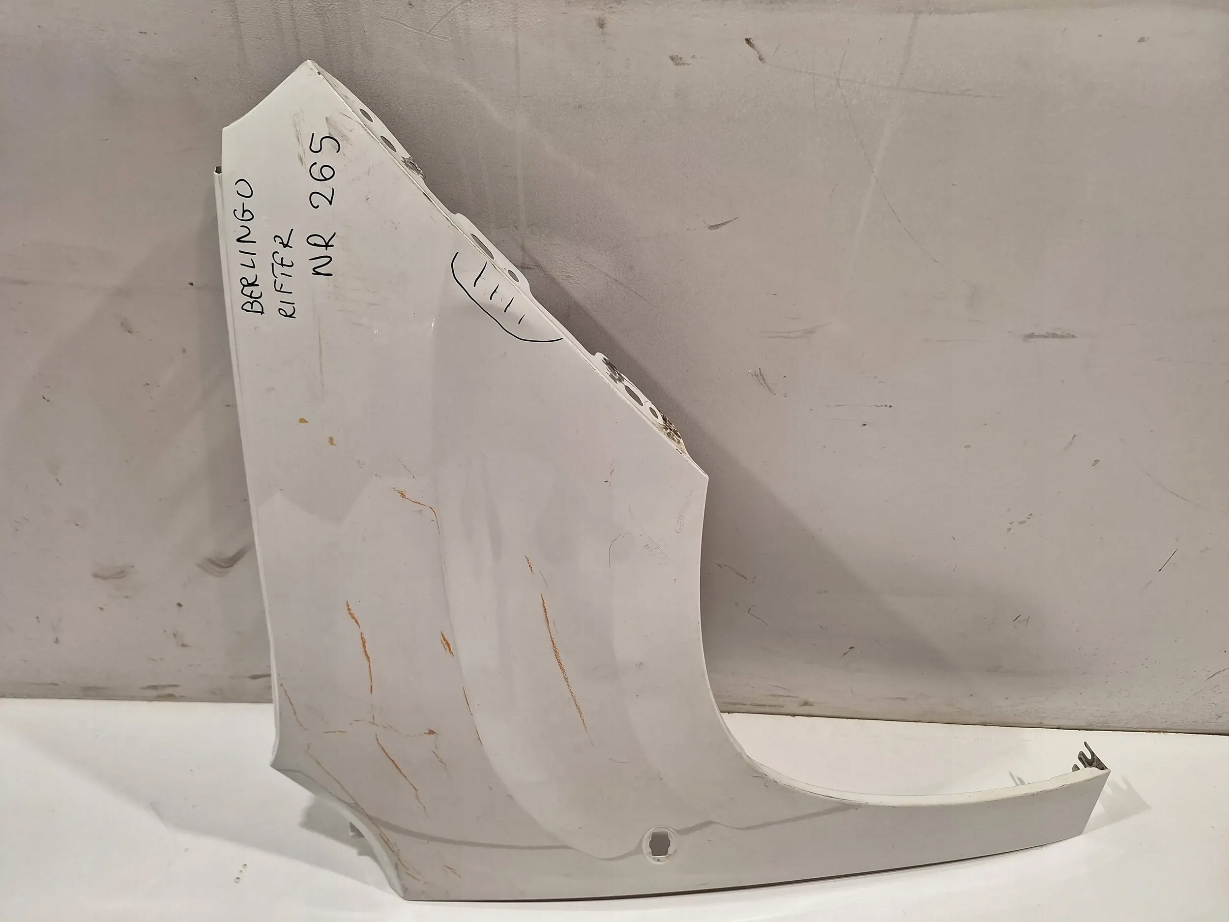 fender front right Citroen Berlingo IV 18