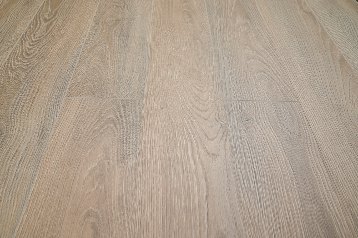 PANELE PODŁOGOWE KRONOTEX AMAZONE AC5 10MM V4-FUGA