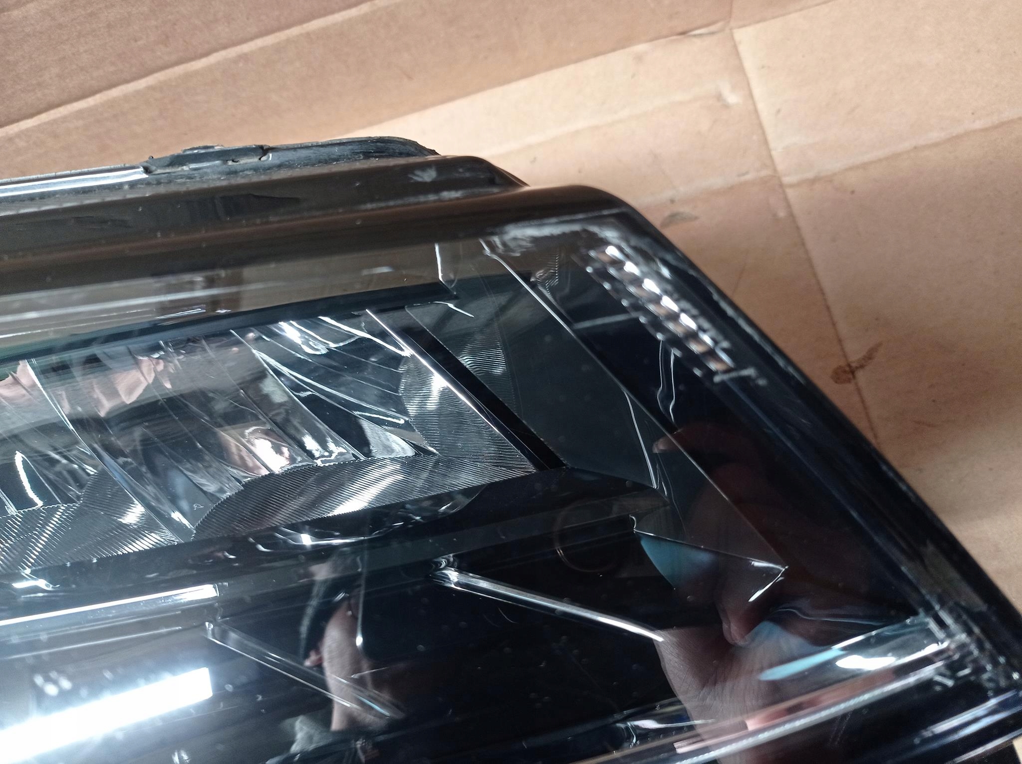 фара правая галоген SKODA KAROQ full led европа