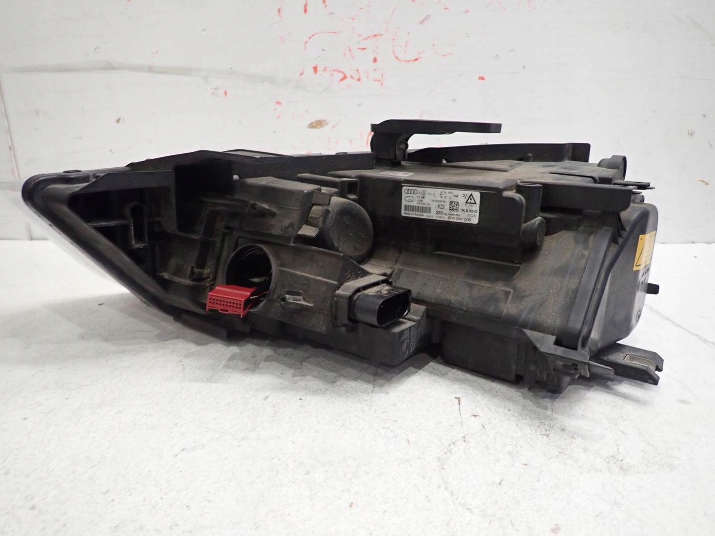 light front right AUDI Q3 11-16 BI-XENON 8U0941006
