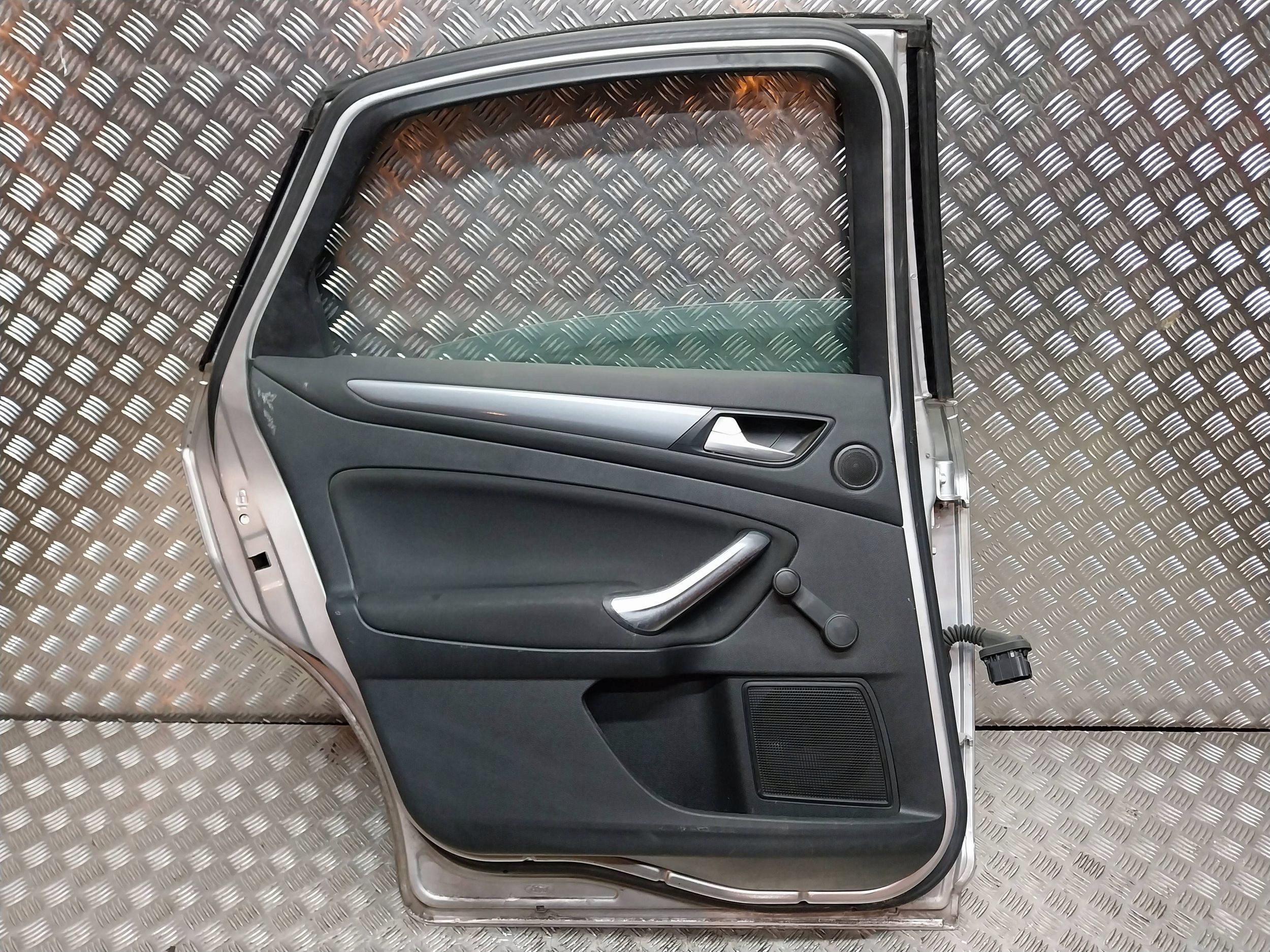 door rear part left FORD MONDEO MK4 HATCHBACK 08