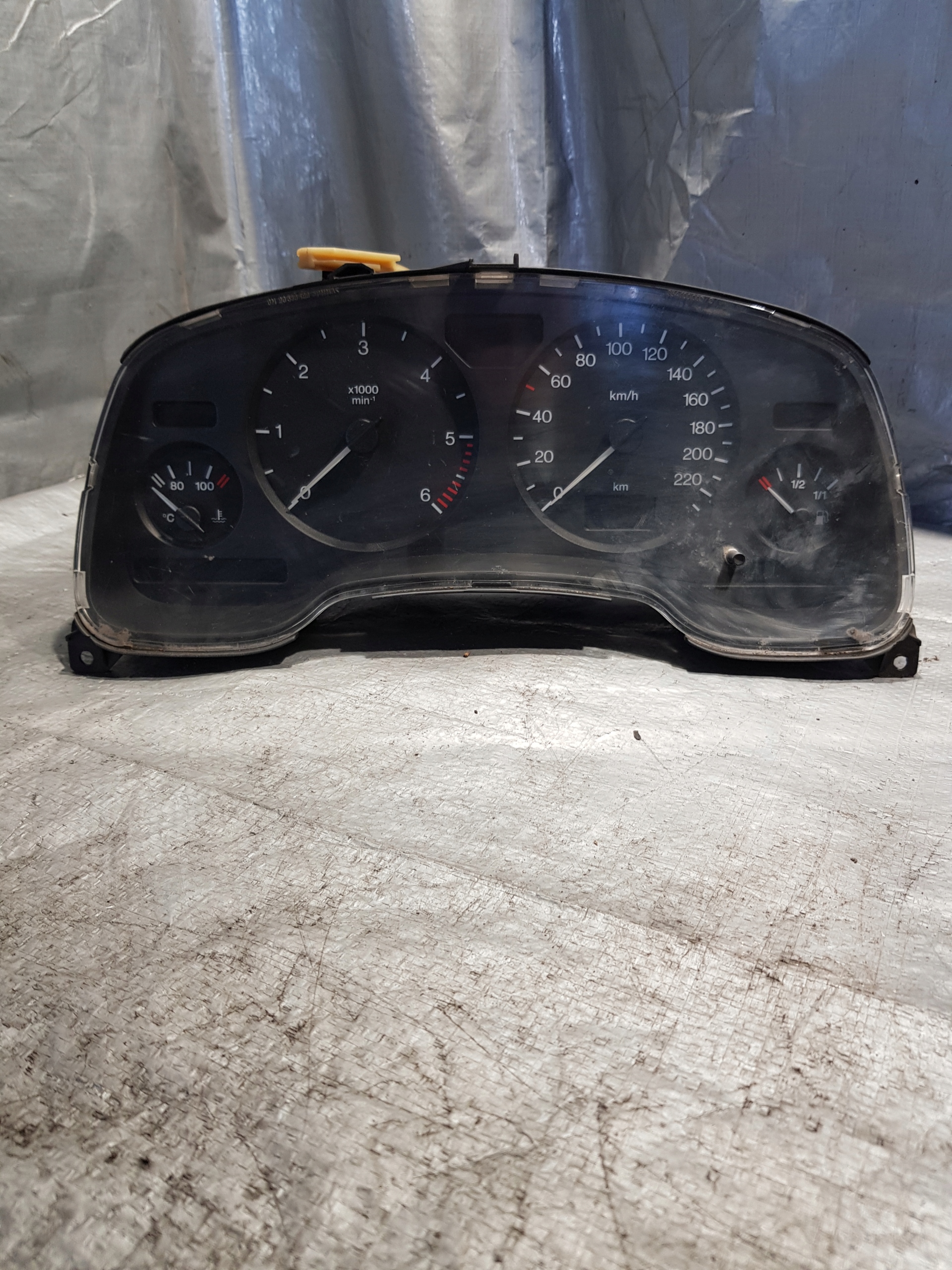 dials Opel ASTRA II 2.0 DTI OE DQ09228743