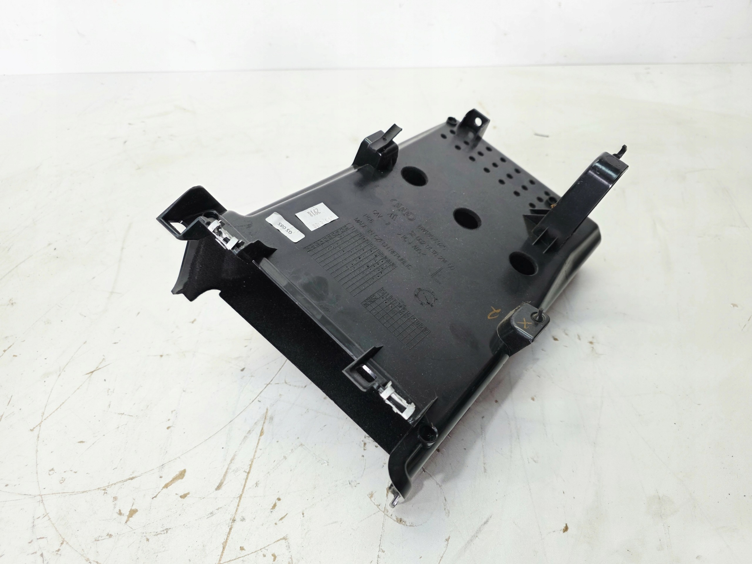 plato passenger compartment of the dashboard left AUDI A4 B9 A5 8W 8W1857925