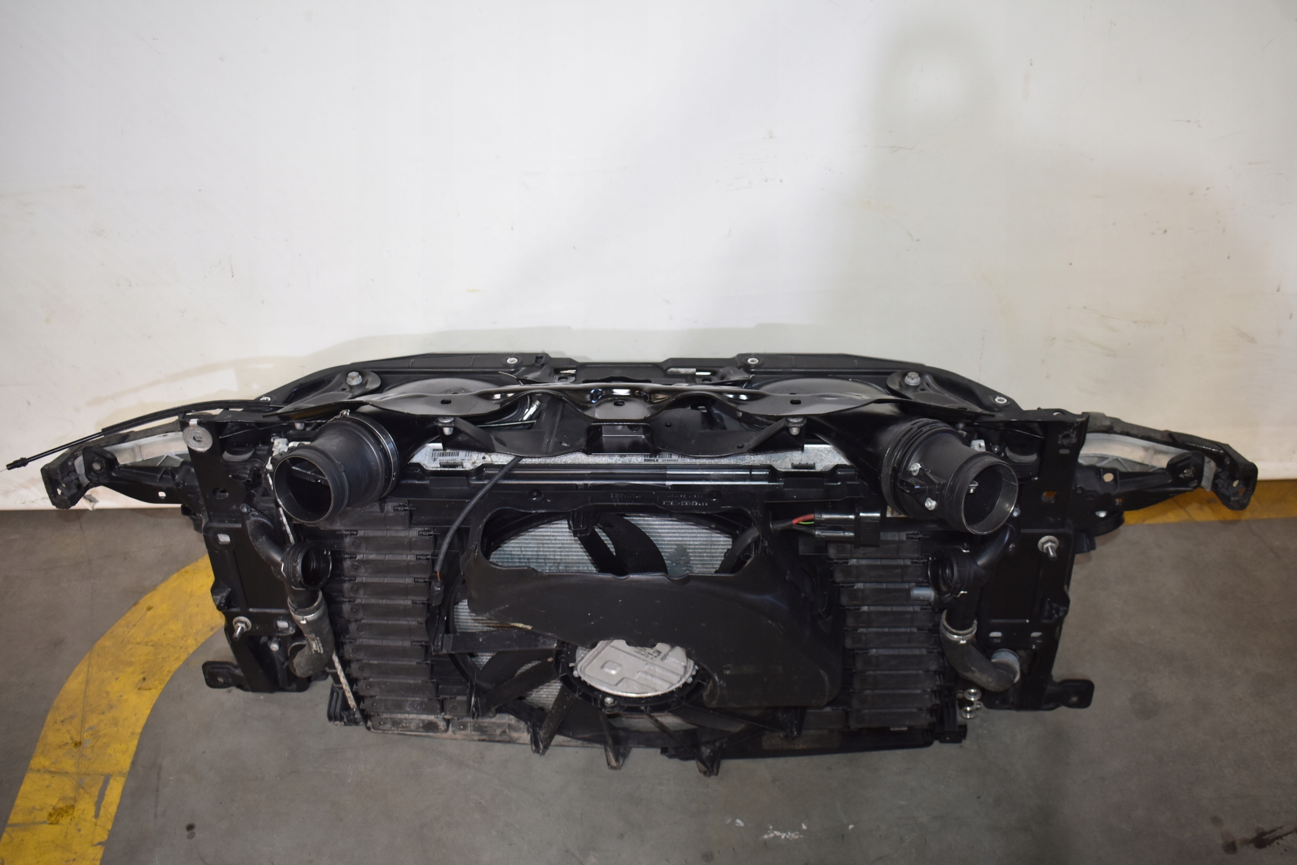 IDEALNE radiator front panel, wall PORSCHE PANAMERA 971 4.0D V8 1