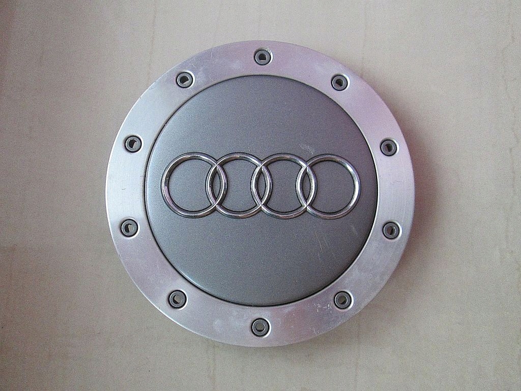 Кришка Audi A3 A4 A6 A8 4B0601165C 4BO601165C