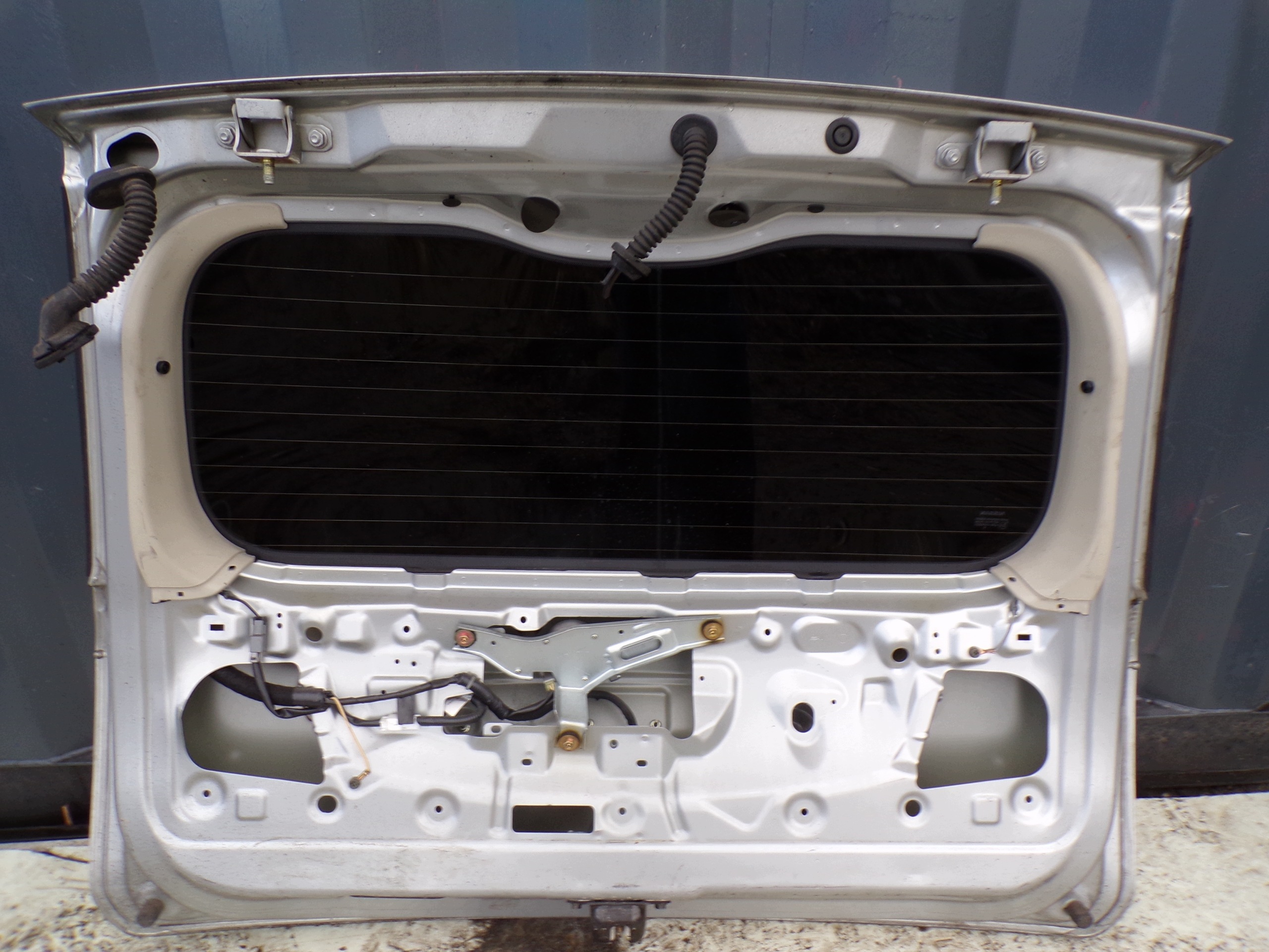 trunk door boot rear NISSAN NOTE E11 colour KY0 (R1)