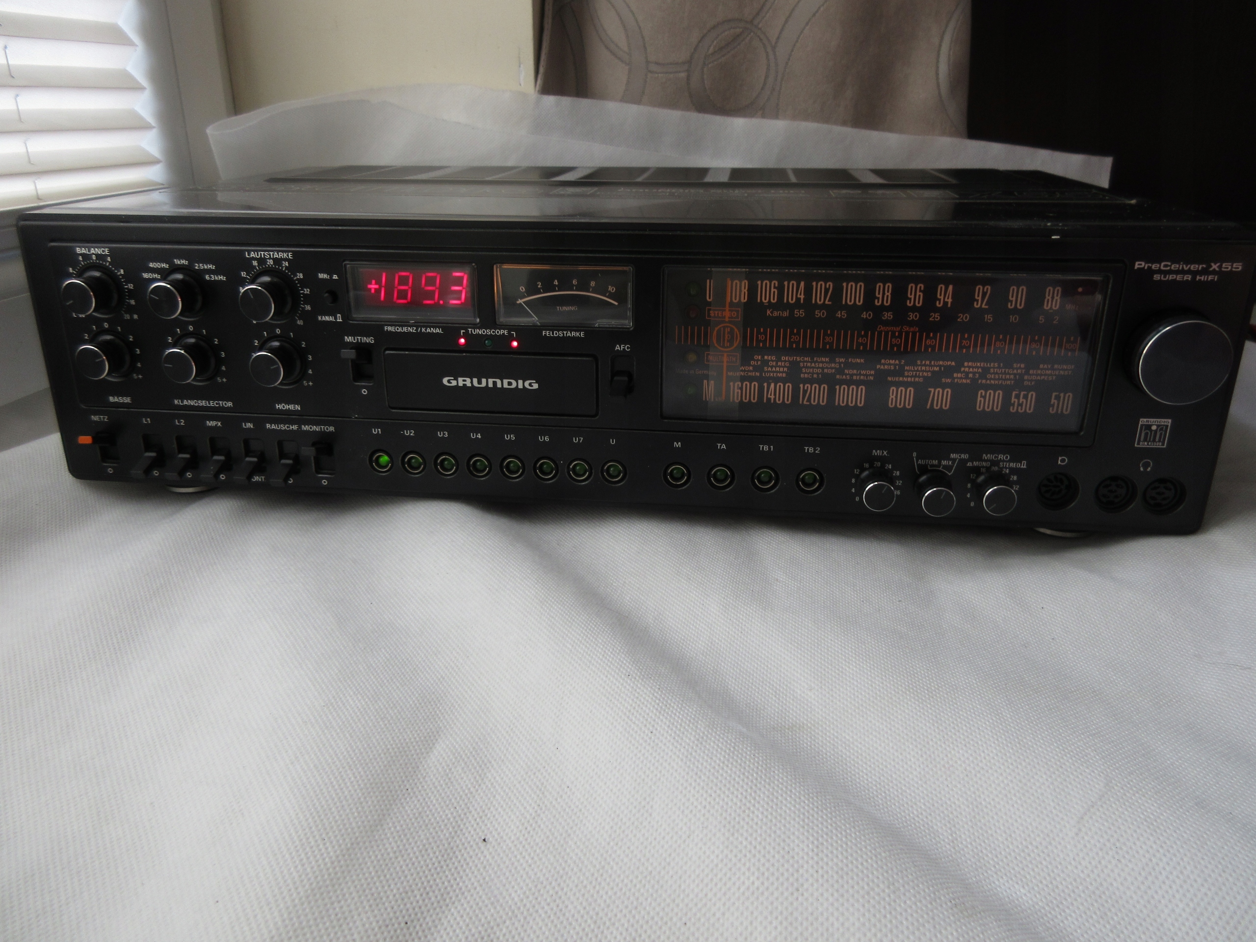 Предусилитель Grundig MXV 100