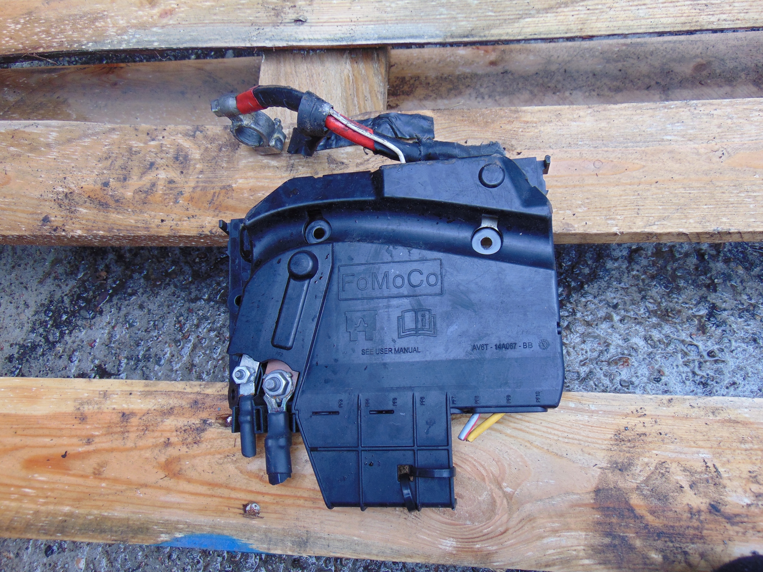 SKRZYNKA BEZPIECZNIKÓW KLEMA FORD FOCUS MK3