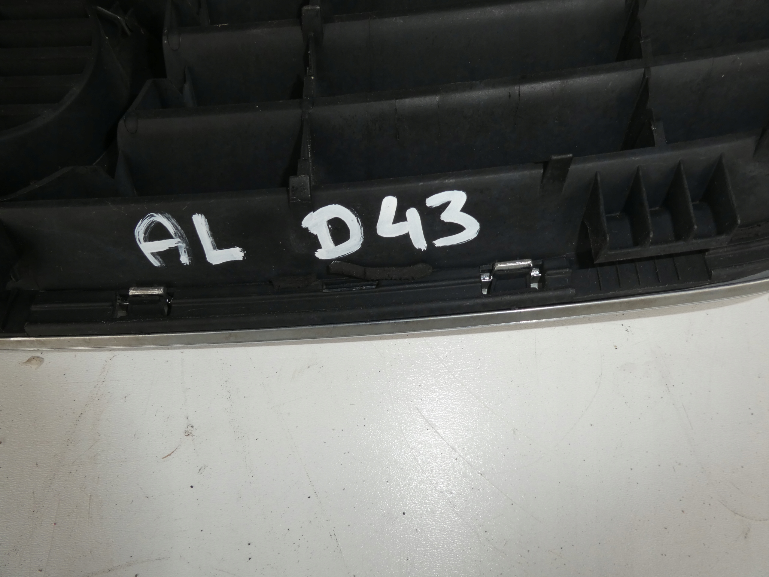 AUDI A6 C5 grill grille front 4B0853651A