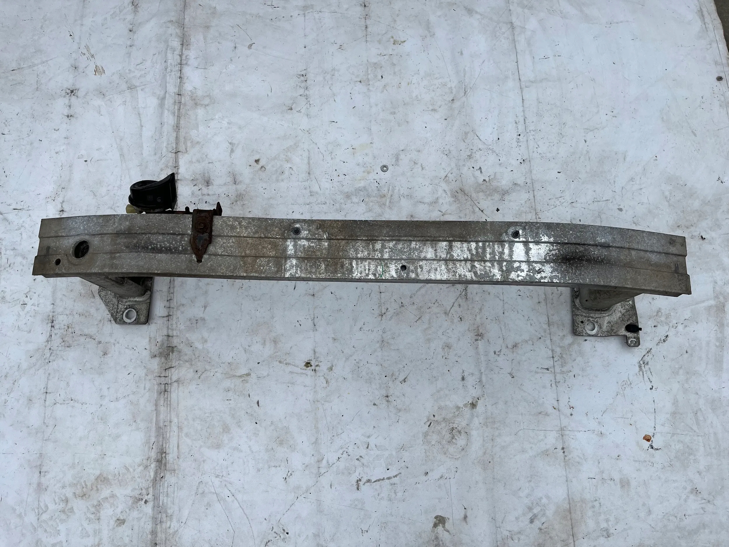 BELKA WZMOCNIENIE ZDERZAKA PRZÓD RENAULT CAPTUR I 752107246R