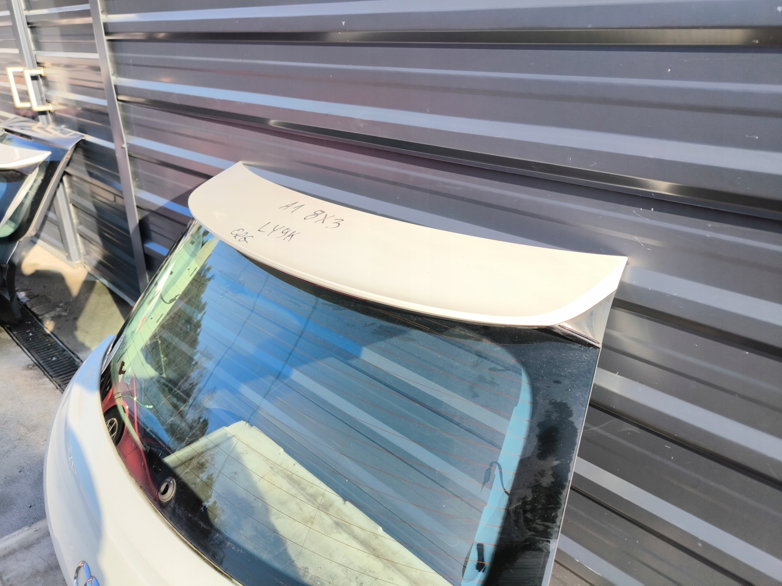 boot doors rear part AUDI A1 8X LY9K 3-door original !!!