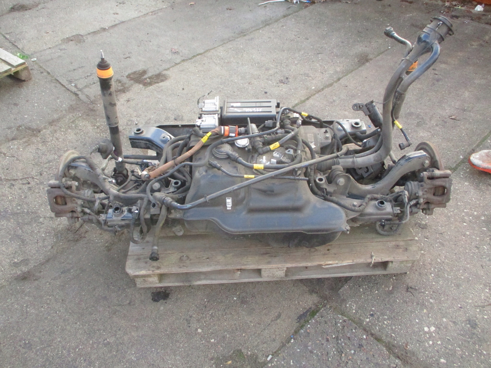 RENAULT CAPTUR II OŚ BELKA WÓZEK ZAWIESZENIE TYŁ 1.6 E-TECH HYBRYDA PLUG-IN