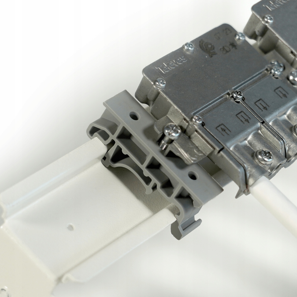 Rozgałęźnik 1/ 2 Televes Spliter Sygnału Satelitarnego Konwertera Unicable Marka Televes
