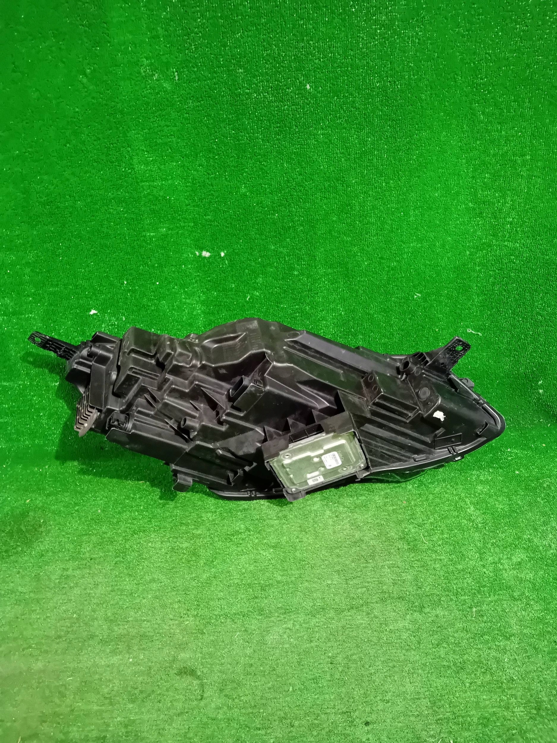 REFLEKTOR left front FORD KUGA MK3 20- FULL LED NR.R735
