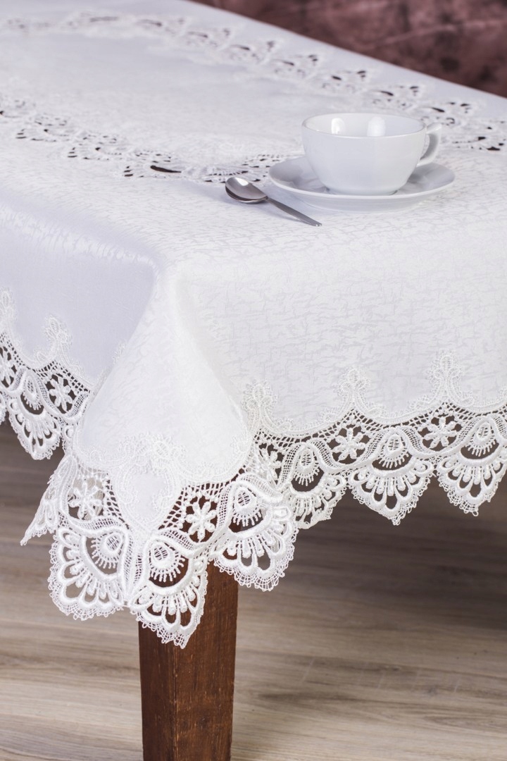 

Obrus 140x220 gipiura z gipiurą ekri