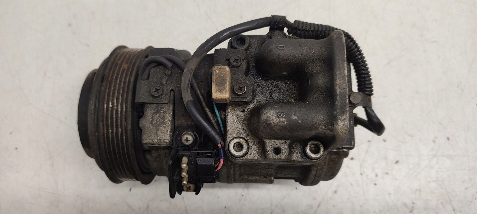 compressor of the air conditioning compressor; Mercedes W124 2,2b