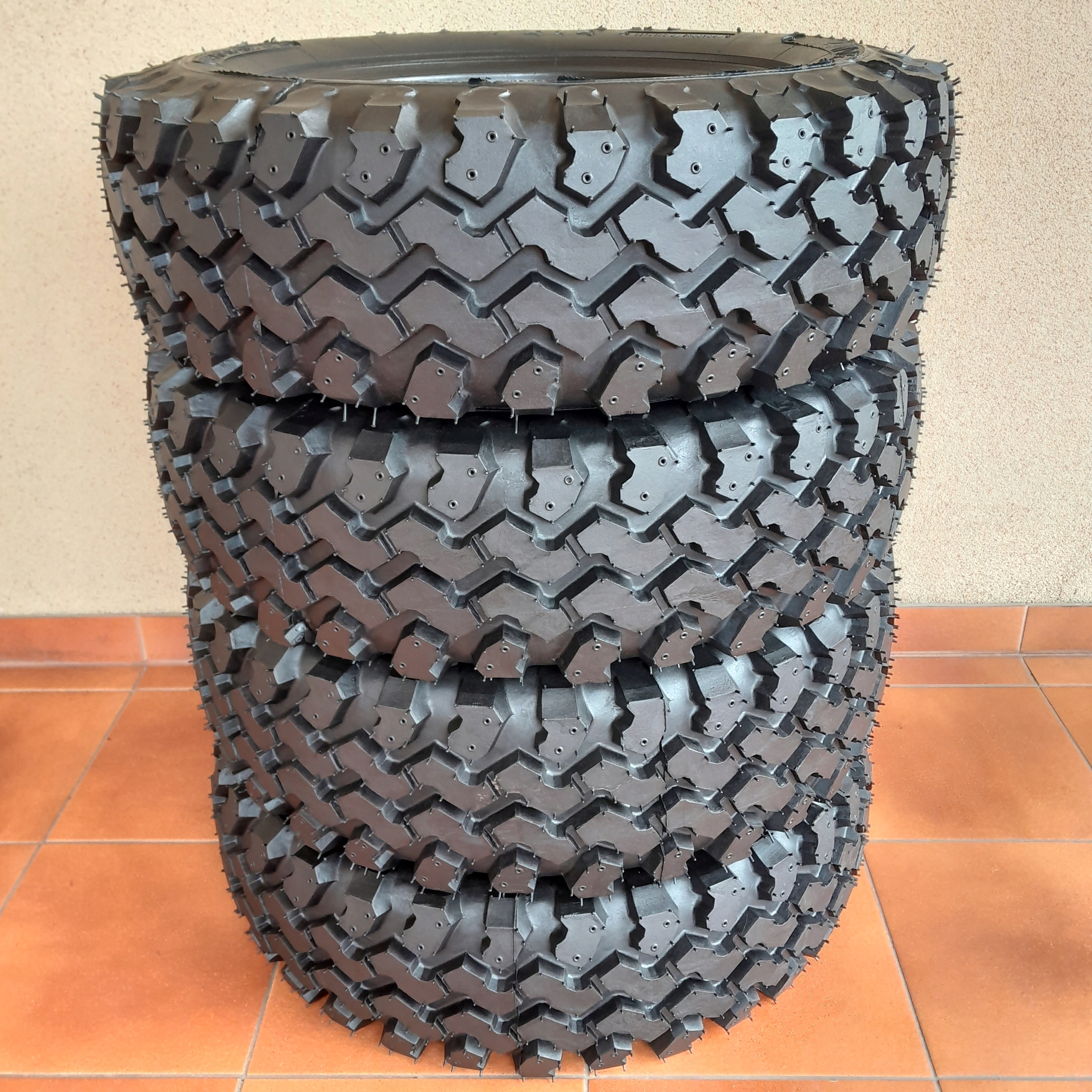 2x Opony bieżnikowane 205/70 R15 TERENOWE 4x4 M/T