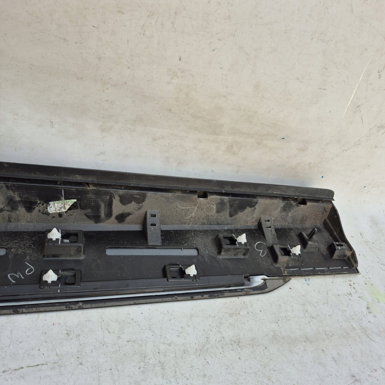 VW TIGUAN ALLSPACE 17-24 moulding cap door right front