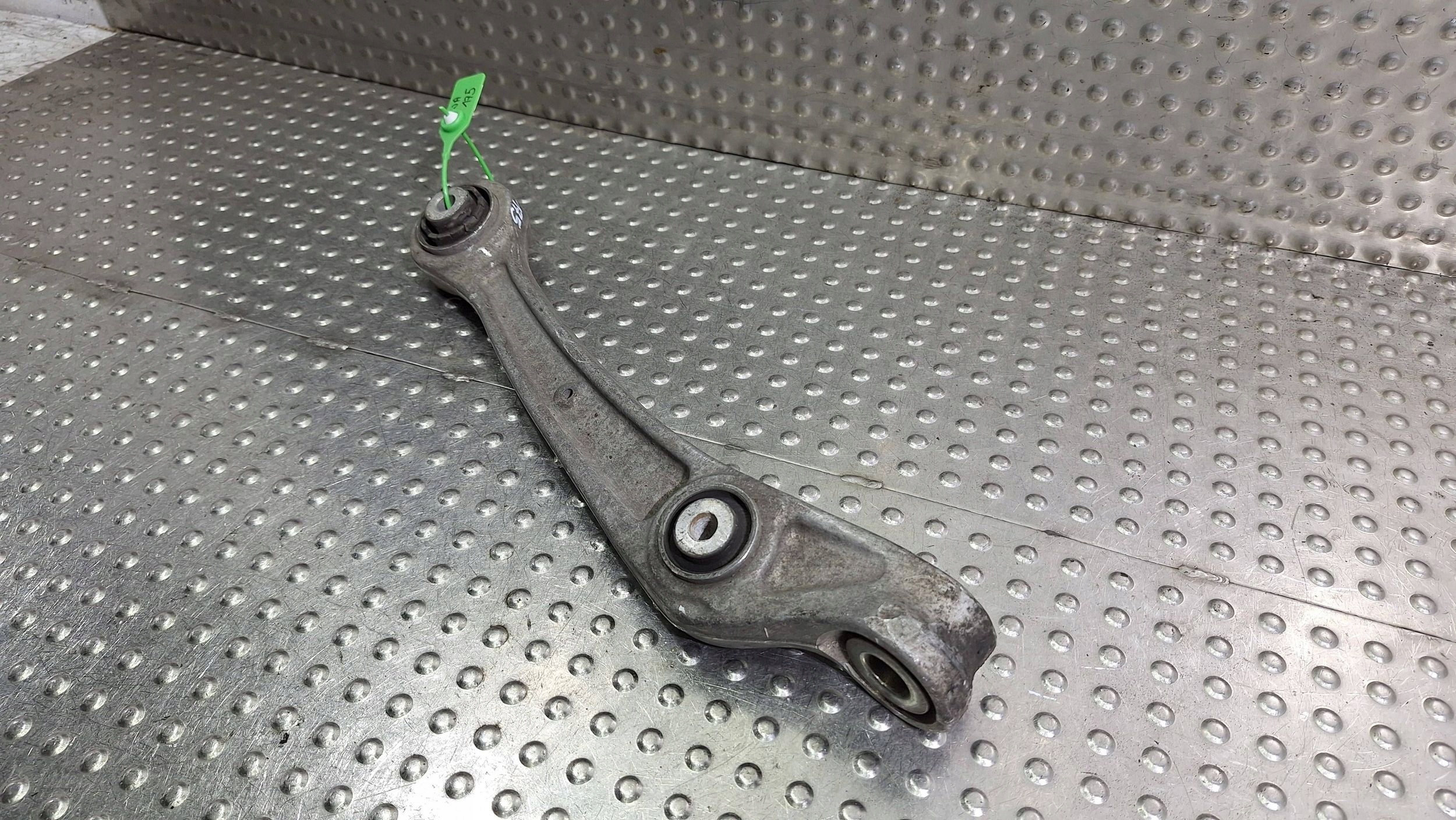 arm right front 8K0407156B AUDI A4 B8 A5 8T A7 A6 C7 Q5 8R