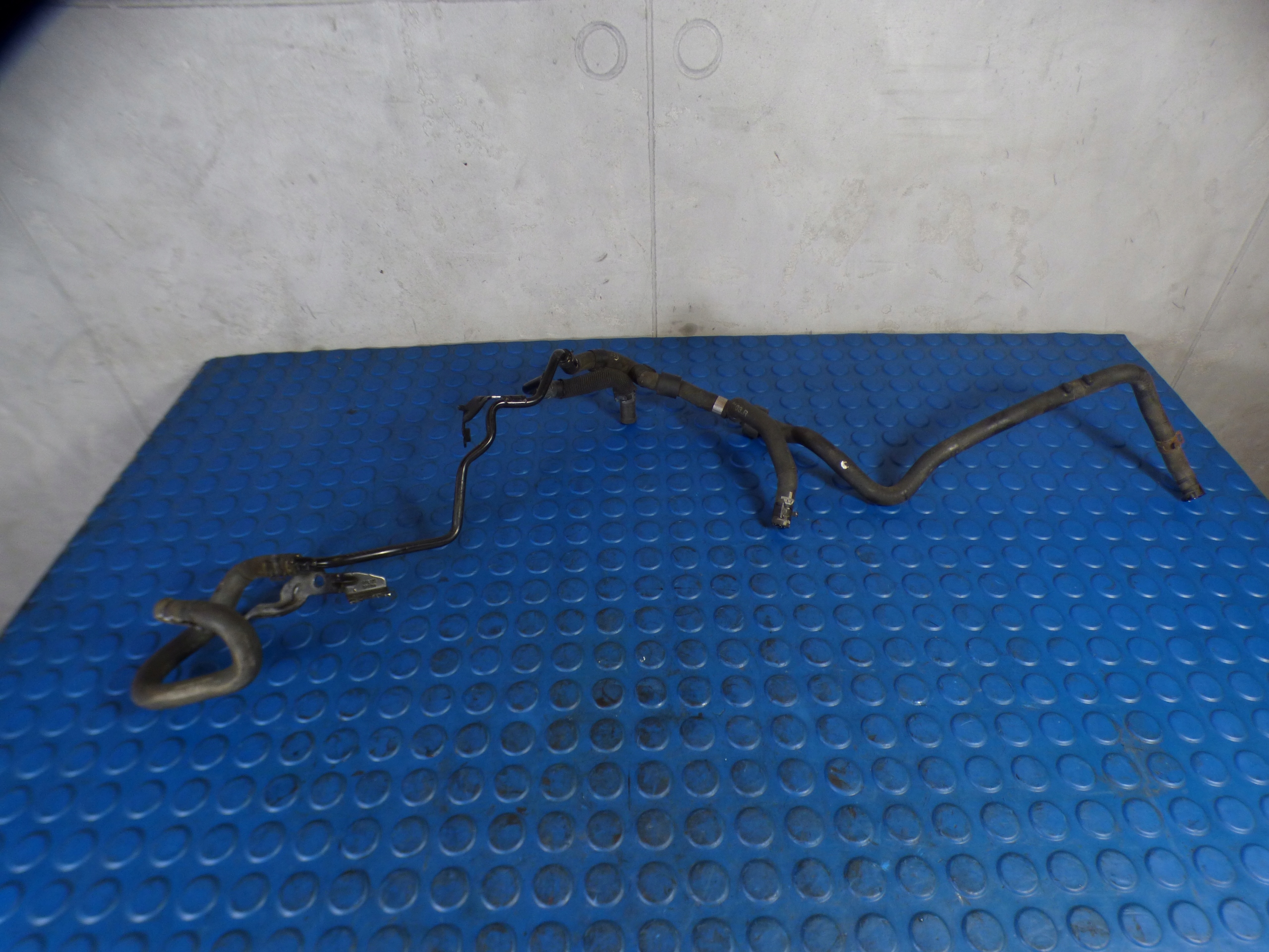 prijenos vode 04L121070BA VOLKSWAGEN CADDY III 2K5 2.0TDI