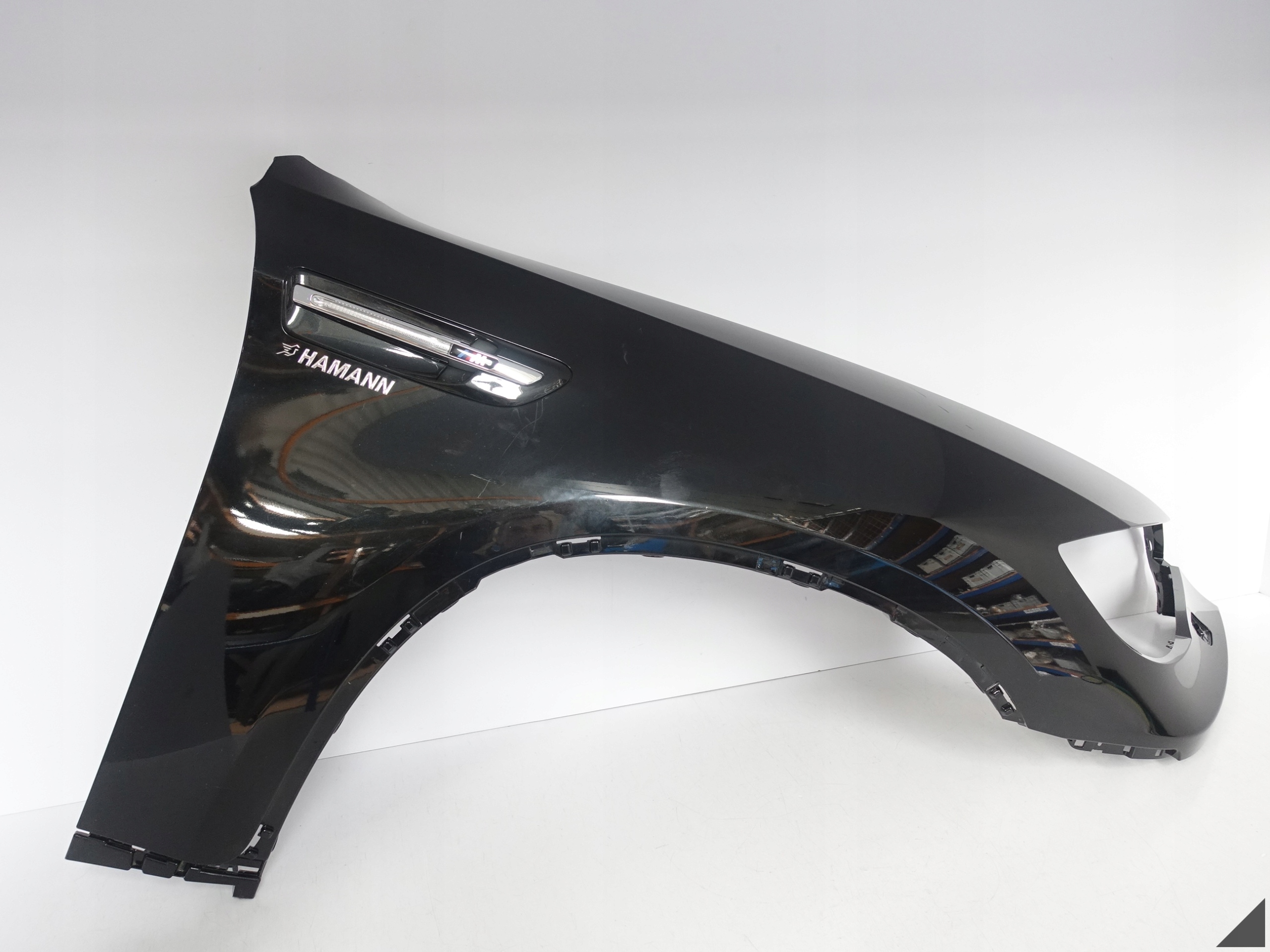 BMW X6 X6M E71 E71M M-POWER fender right front BLACK SAPPHIRE damaged