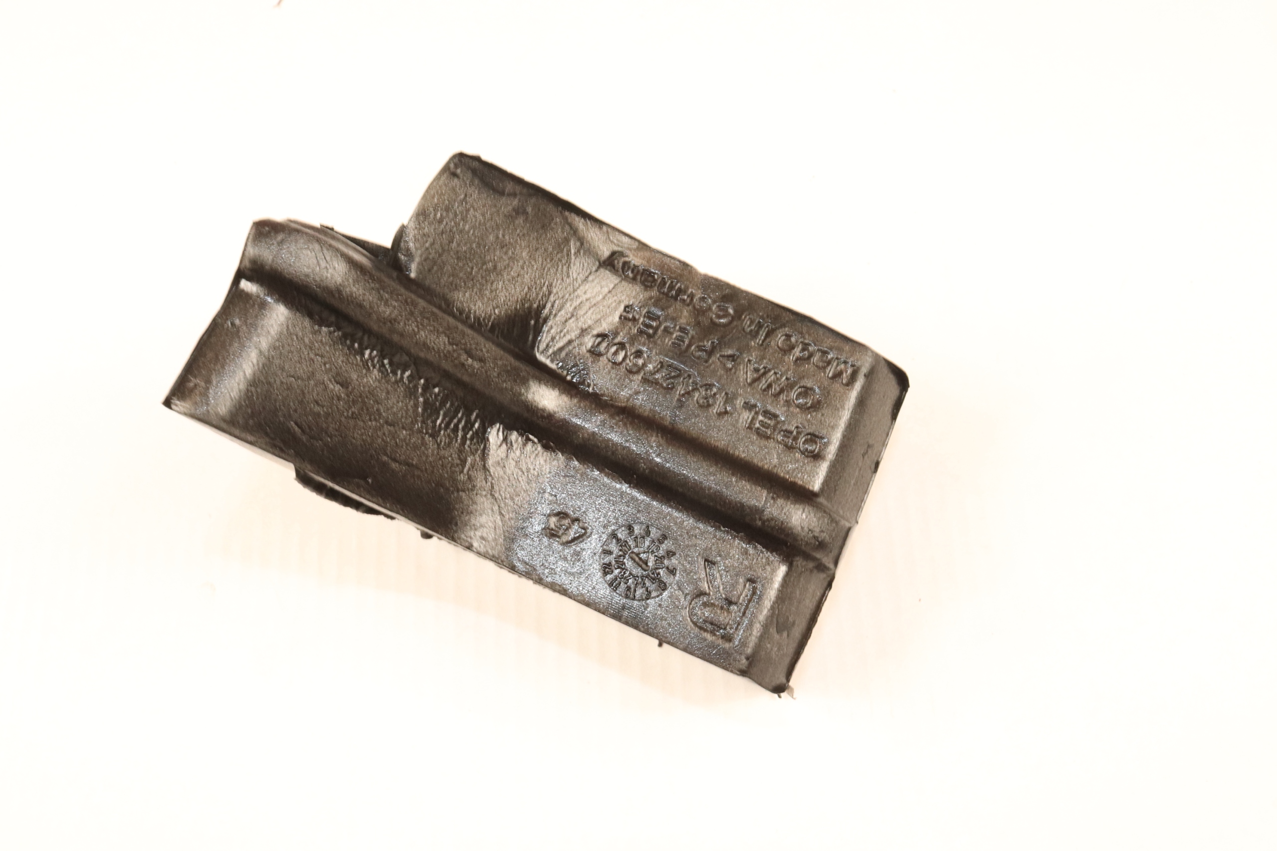 

Opel Corsa E Pianka Styropian Podszybia Prawy