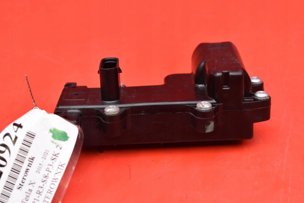 control unit module door left front 1045353-00-B TESLA MODEL X 90D 15-21
