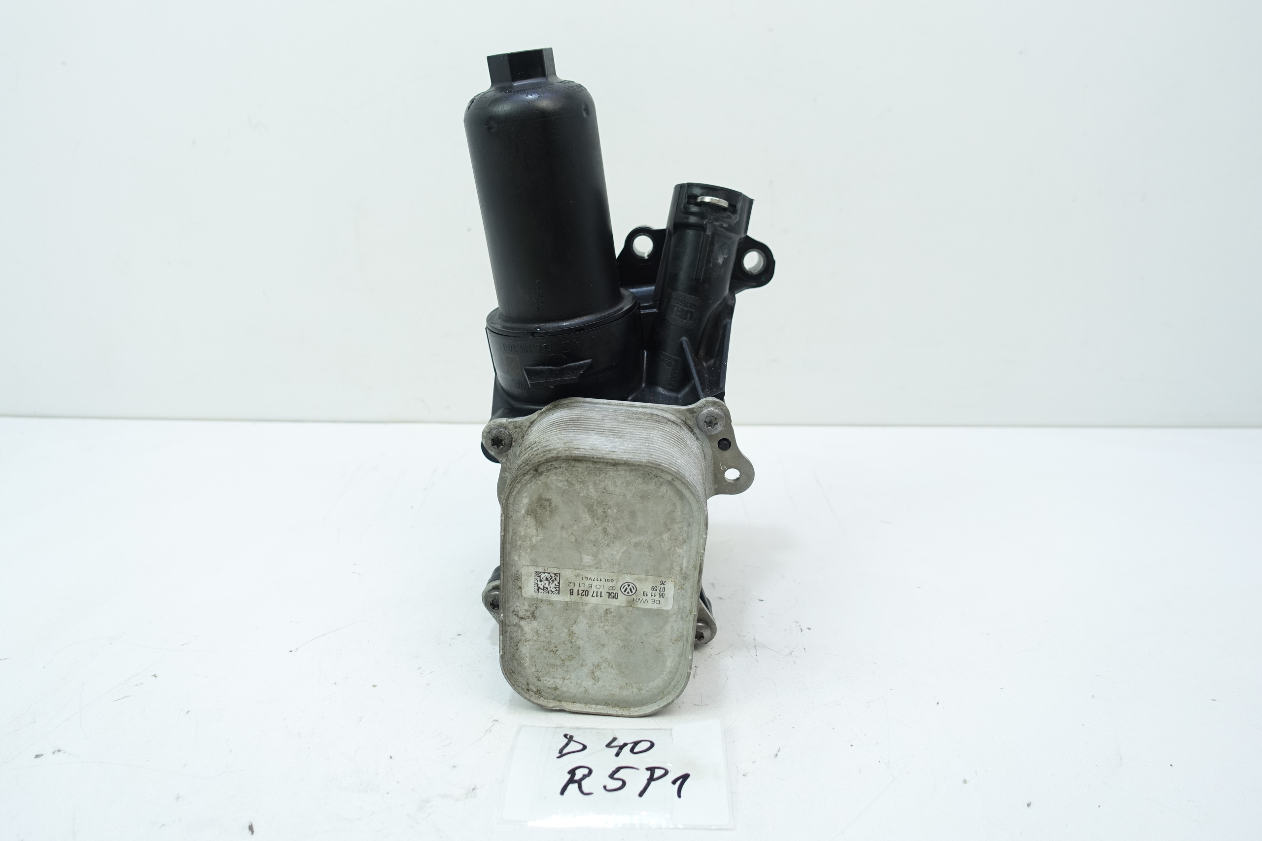 Ölfiltergehäuse VW GOLF 2.0 05L115389K