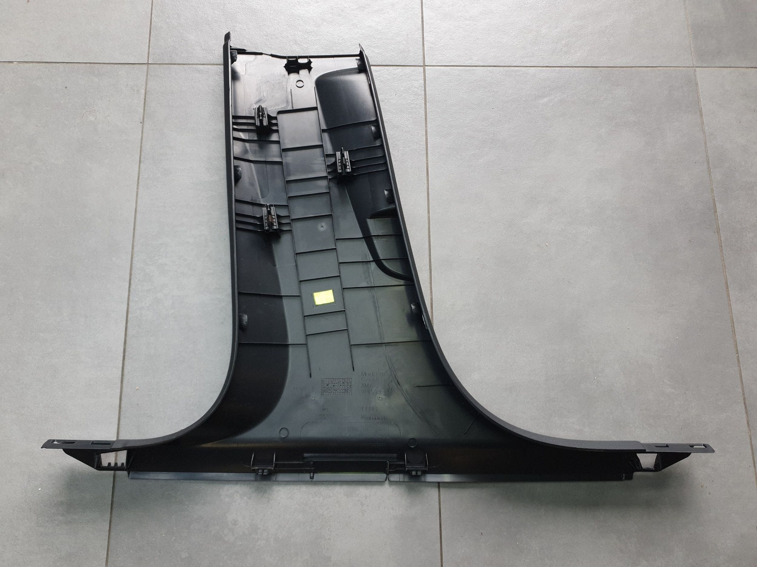 Audi A3 8Y cover pillar B lower 8Y0867240