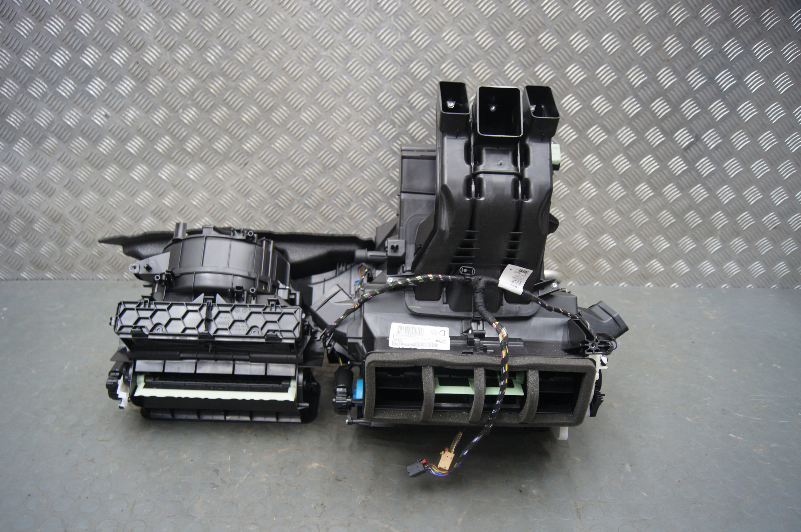 GOLF VIII A3 8Y радиатор отопителя 5WB816005F